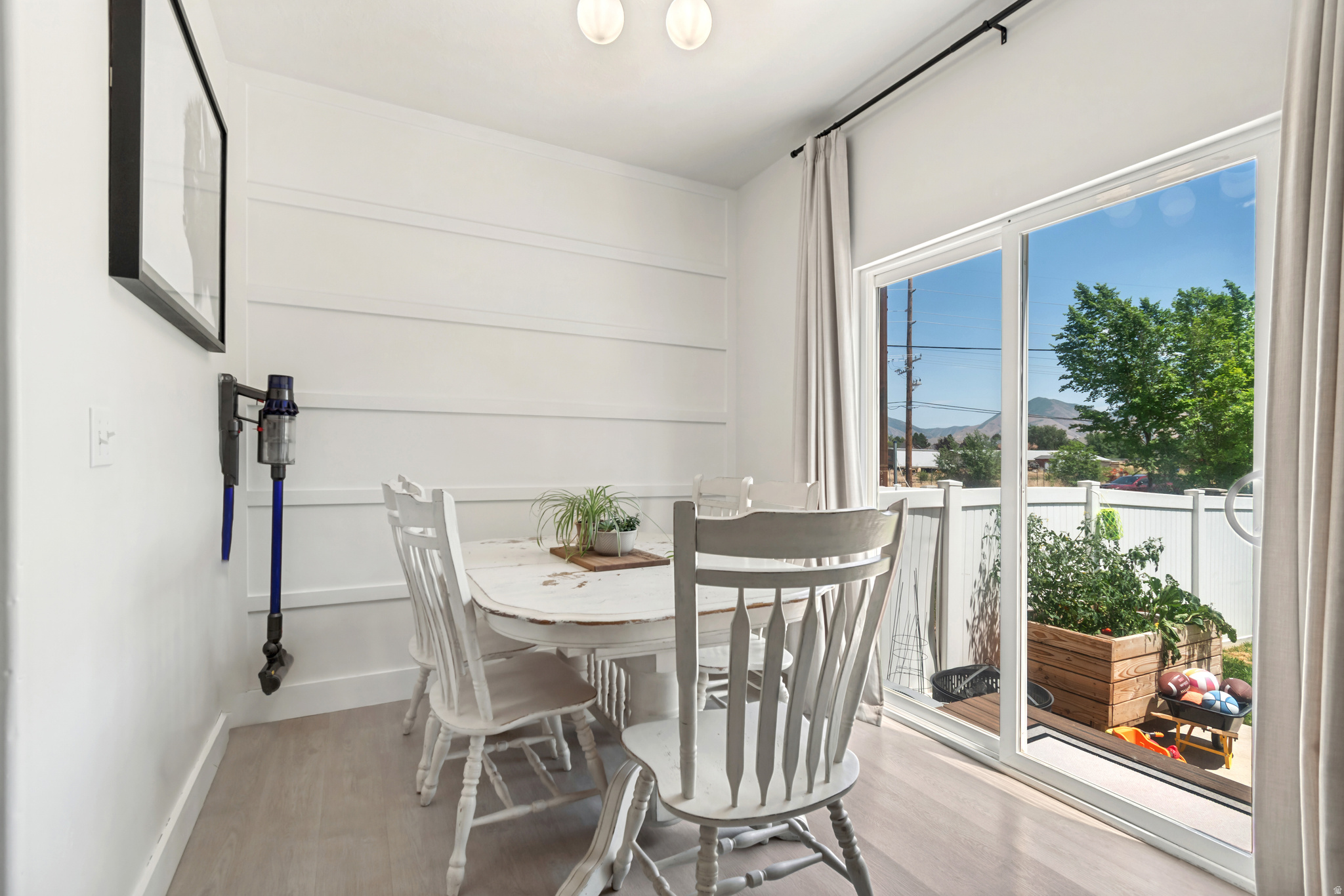 SPANISH VISTA - Residential