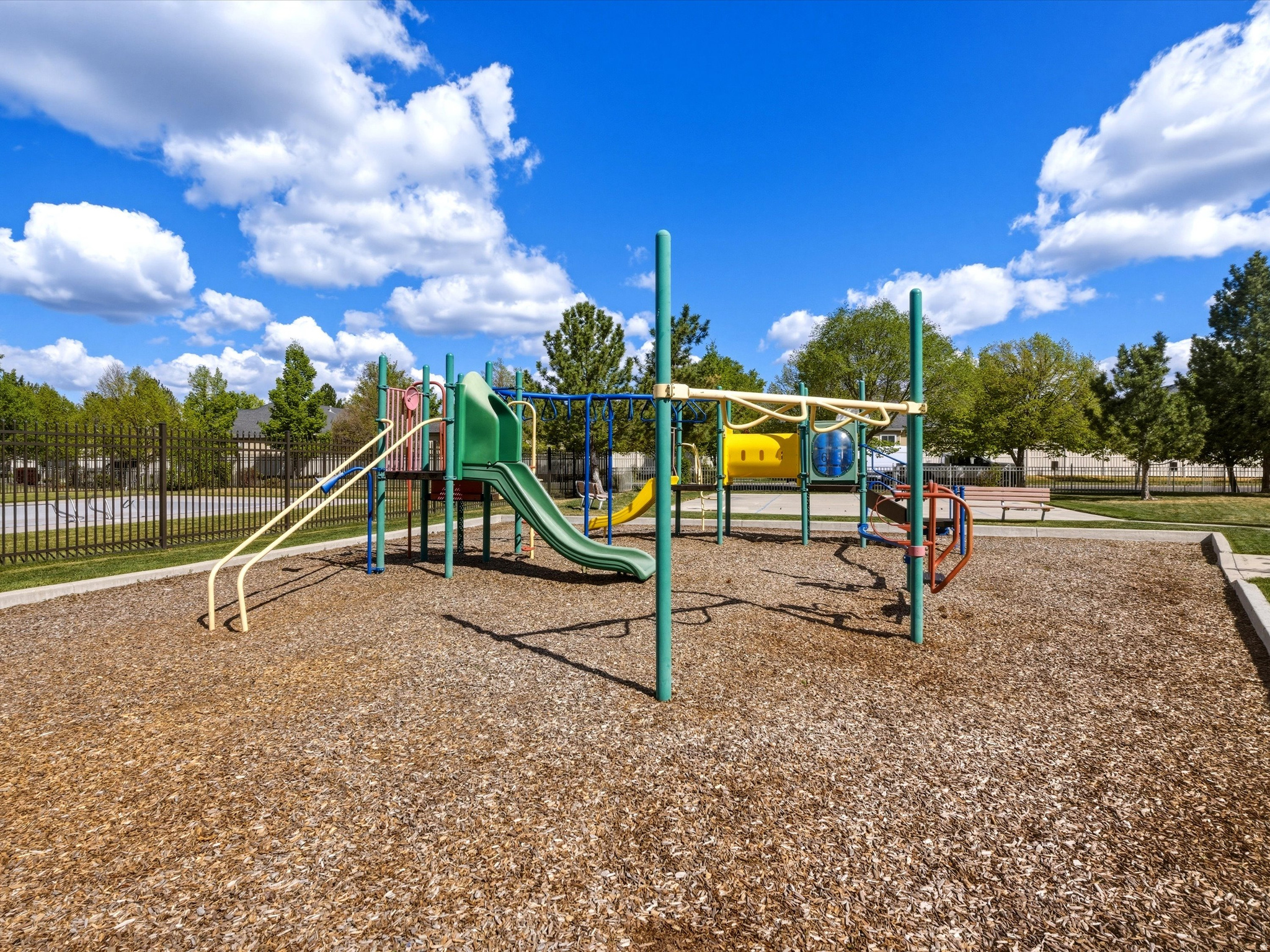 WILLOW CREEK - Residential