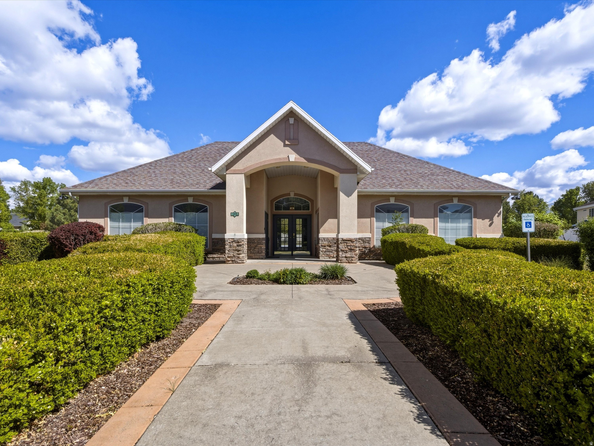 WILLOW CREEK - Residential
