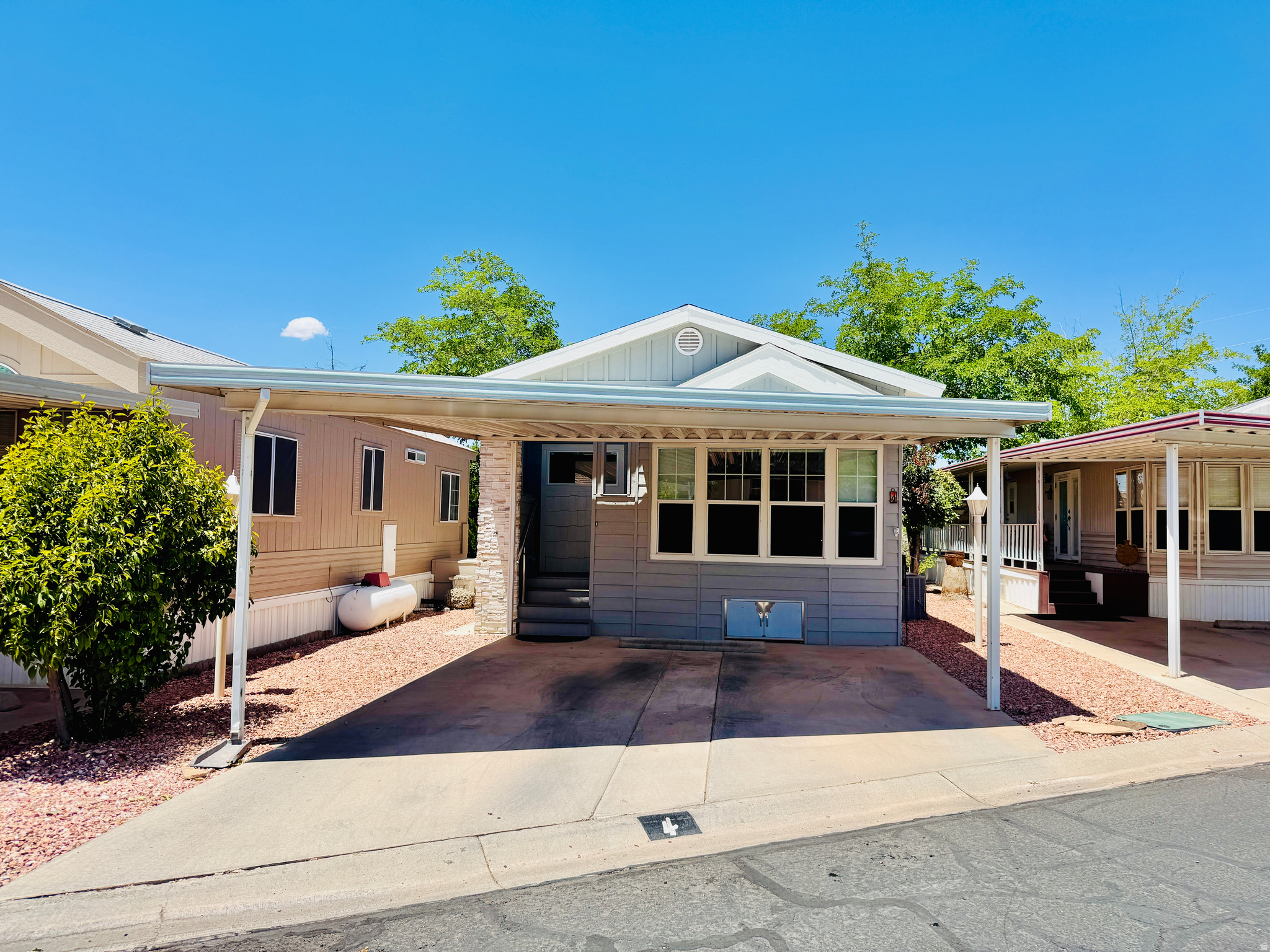 PALMS OF ST GEORGE - Residential