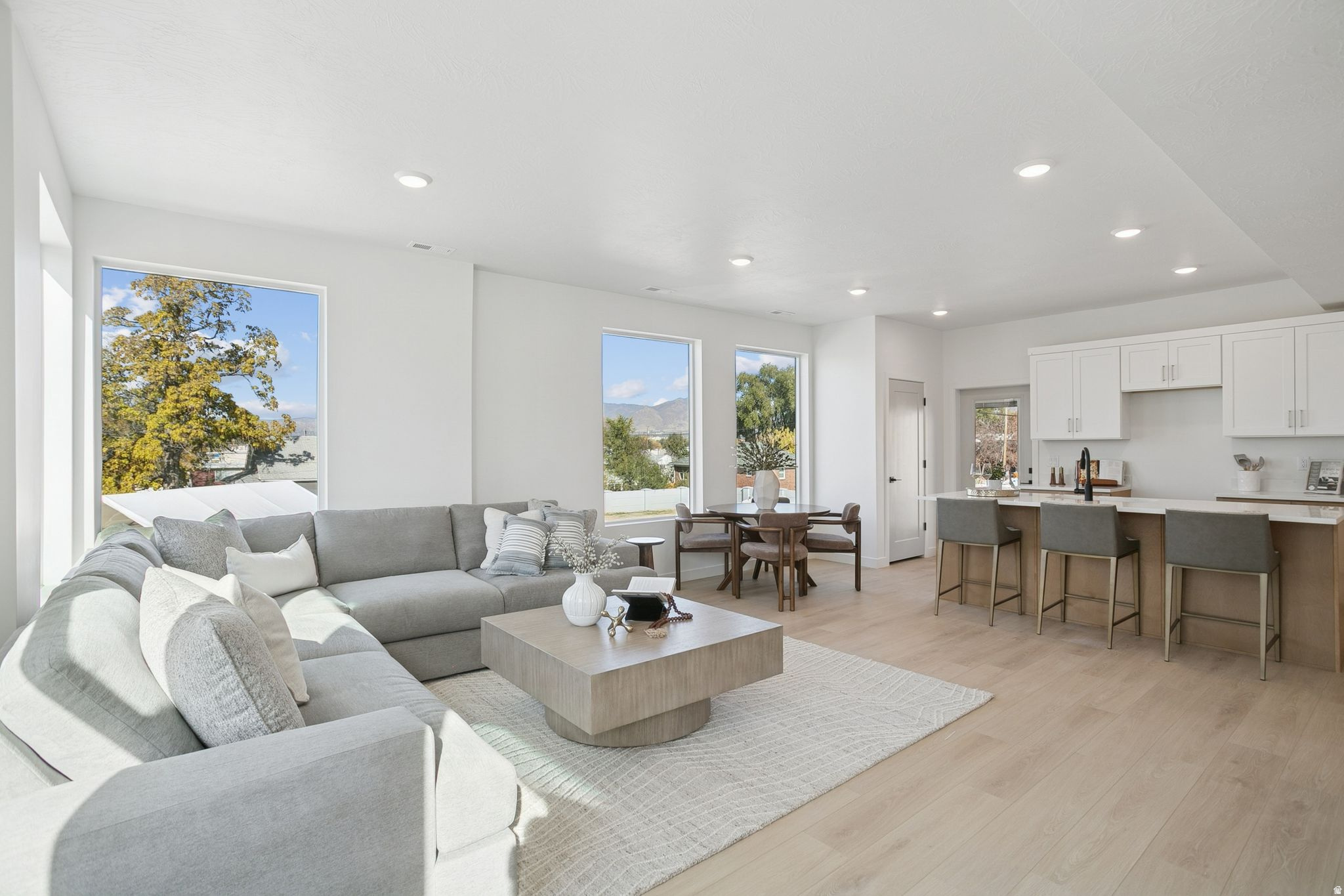 300 LOFTS - Residential