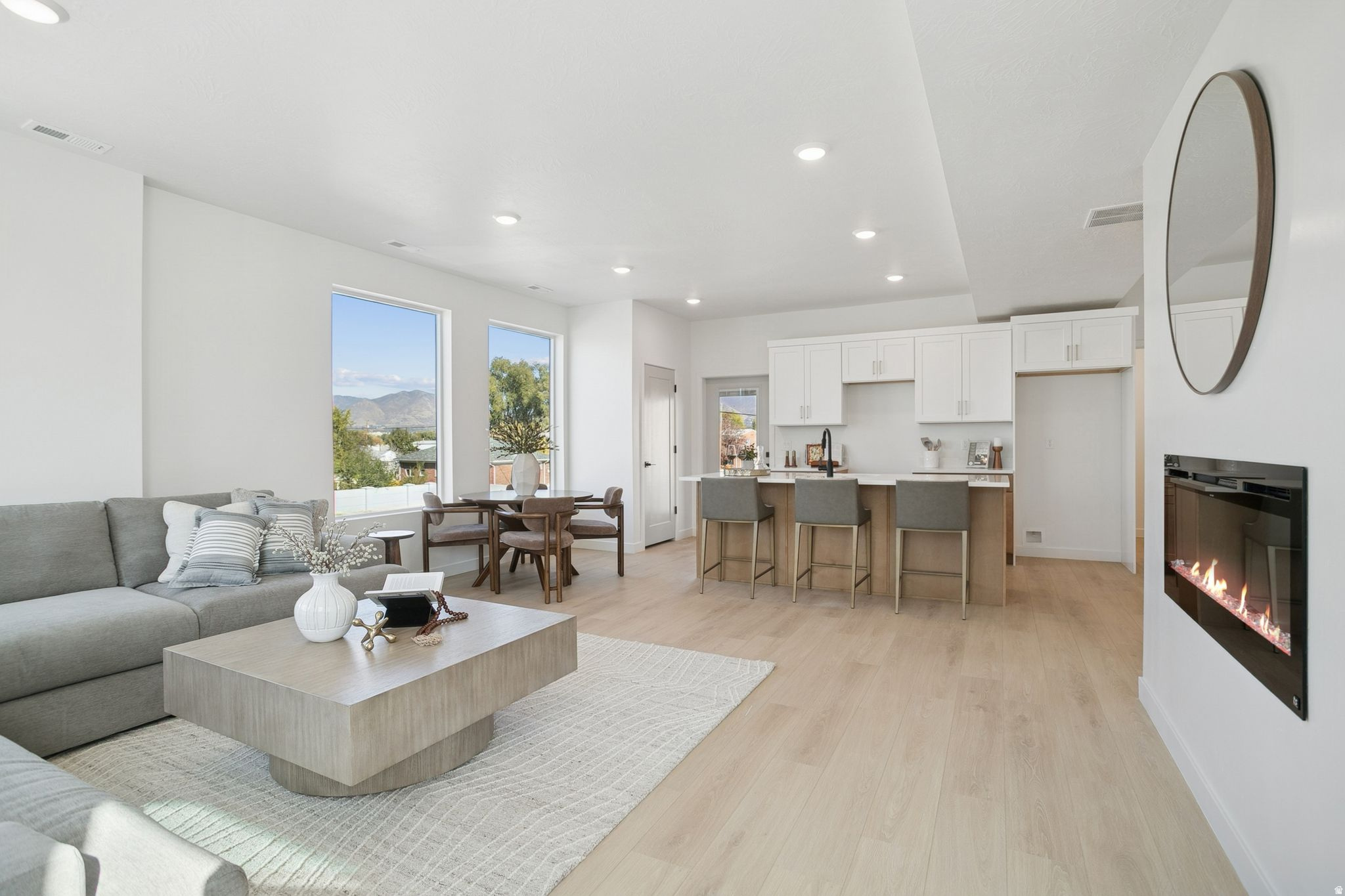 300 LOFTS - Residential