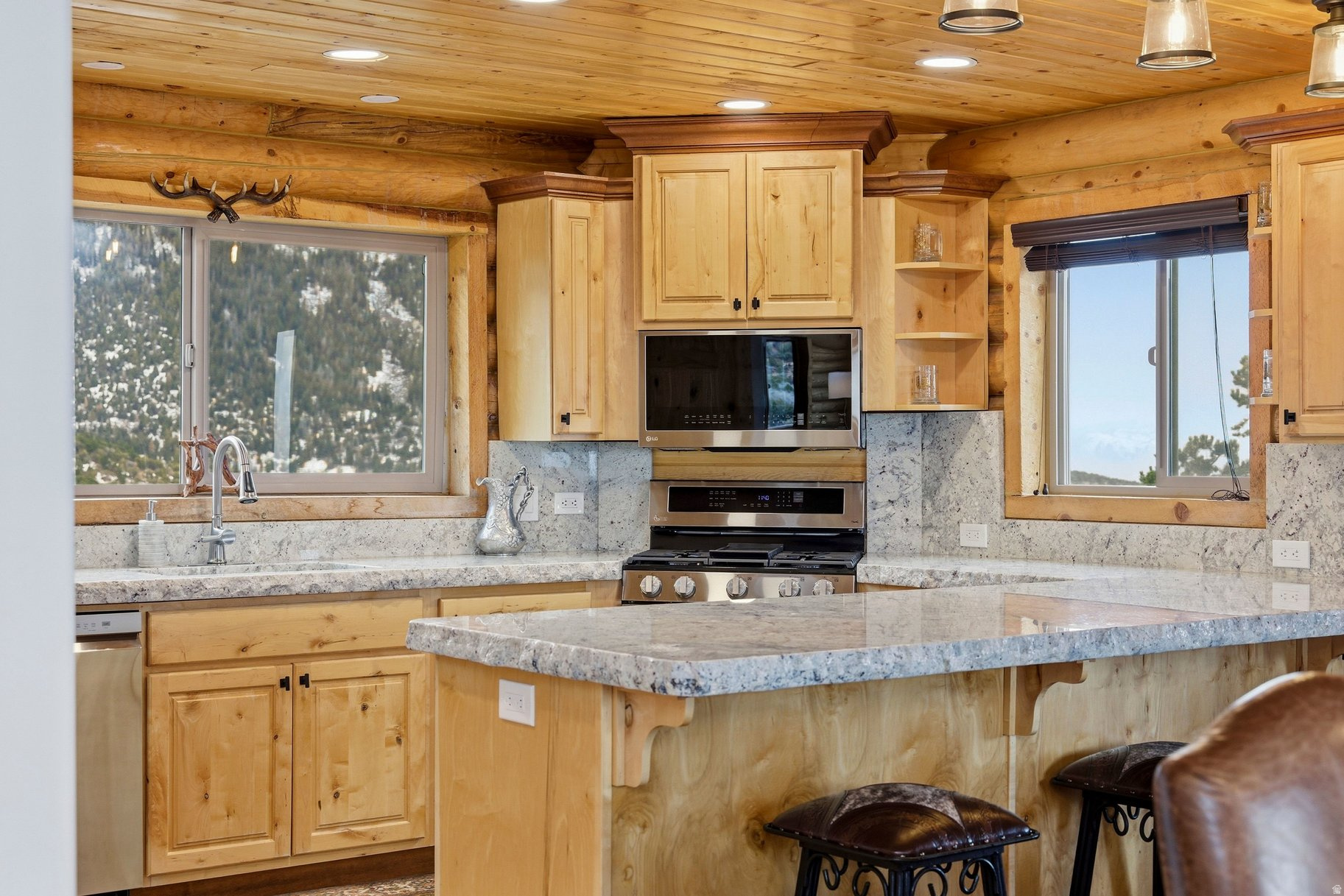 CEDAR HIGHLANDS - Residential