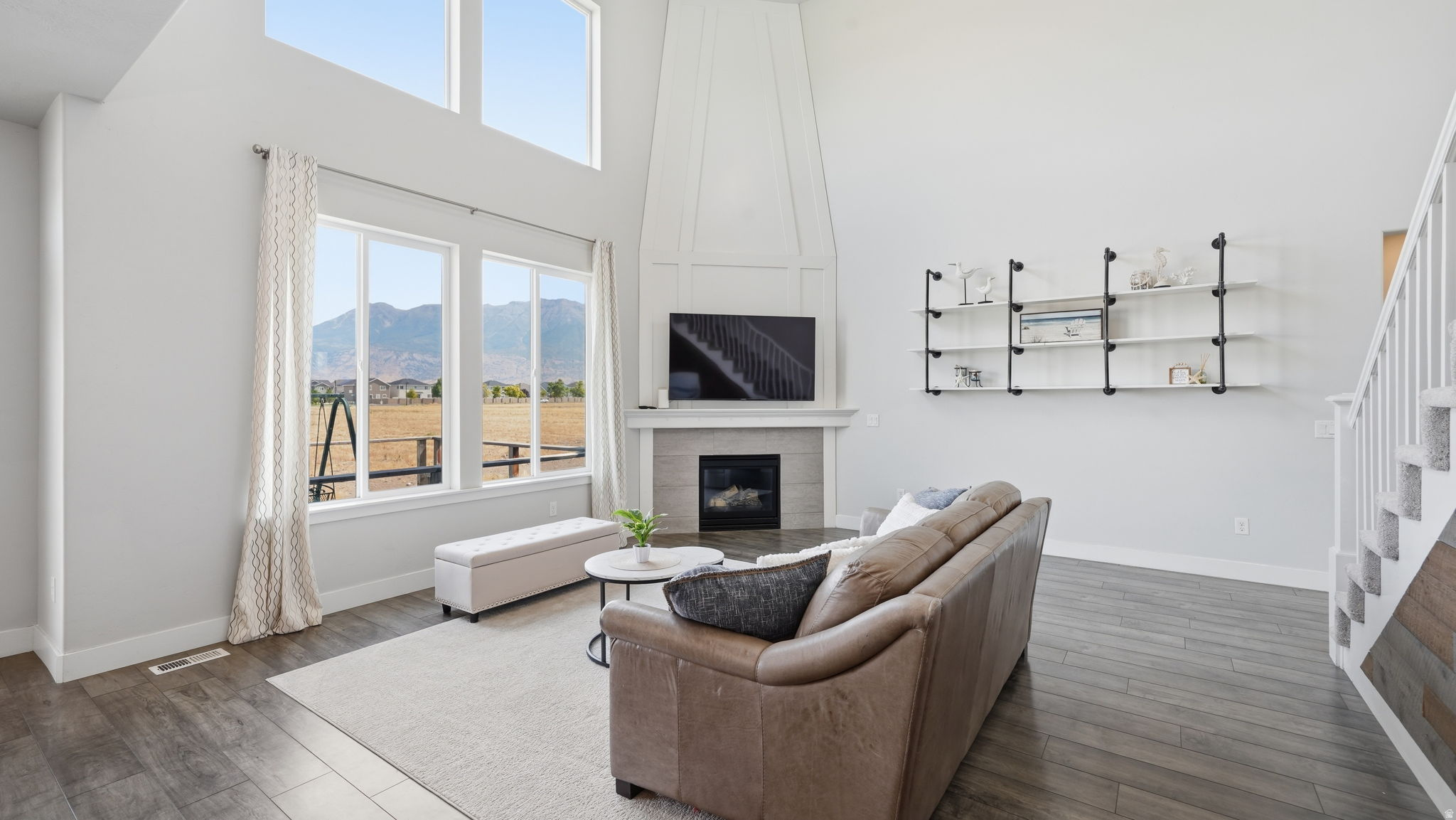 THE MEADOWS - Residential