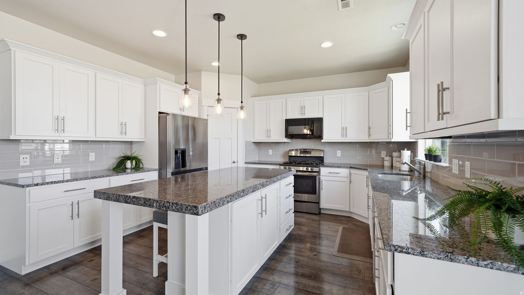 THE MEADOWS - Residential