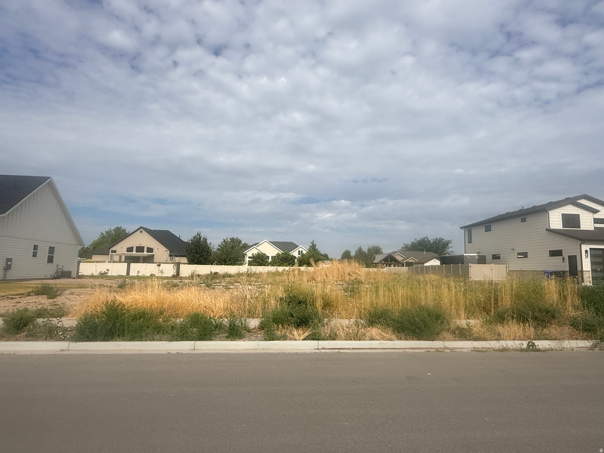 ROCKWELL ESTATES - Land