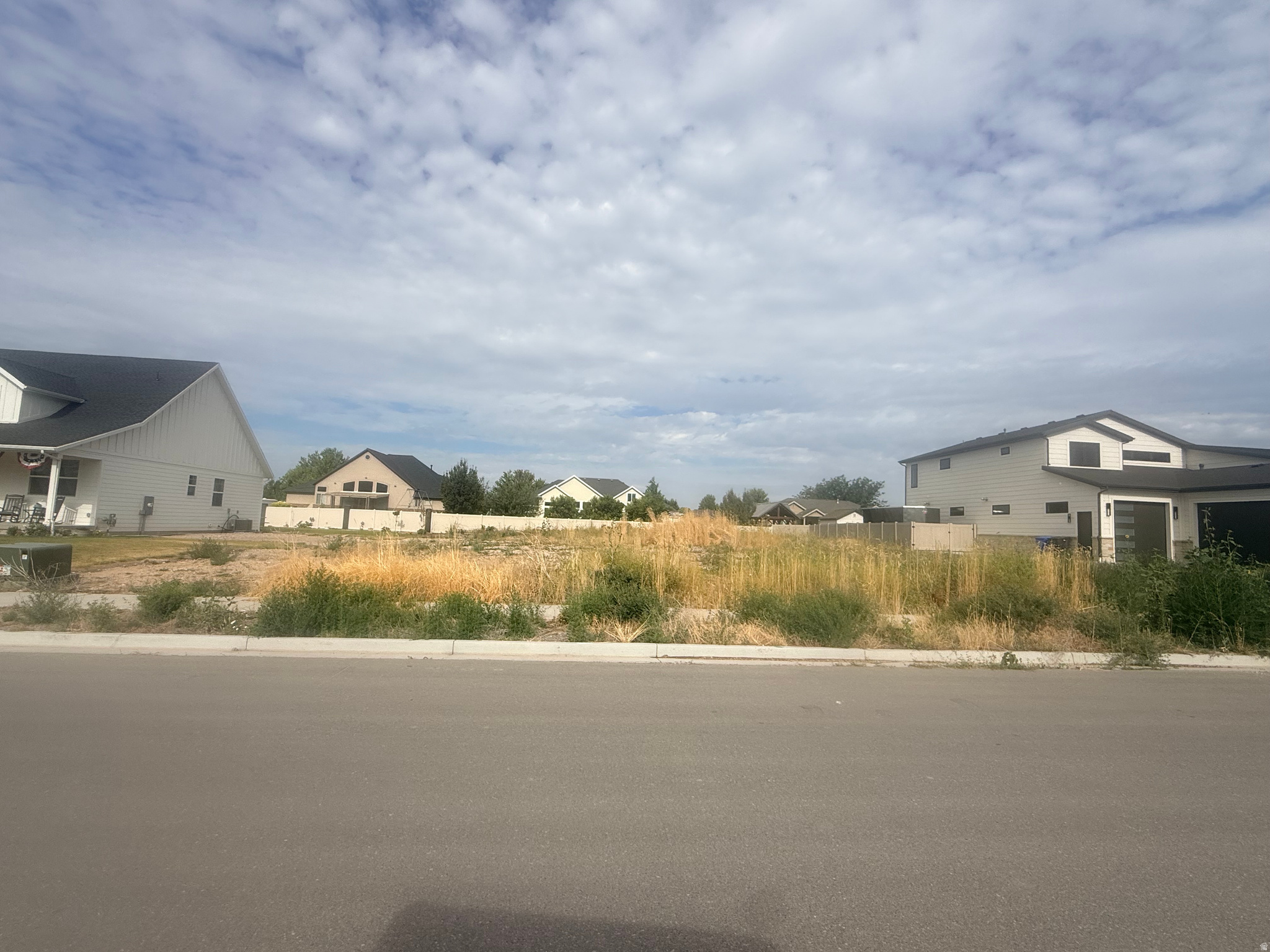 ROCKWELL ESTATES - Land