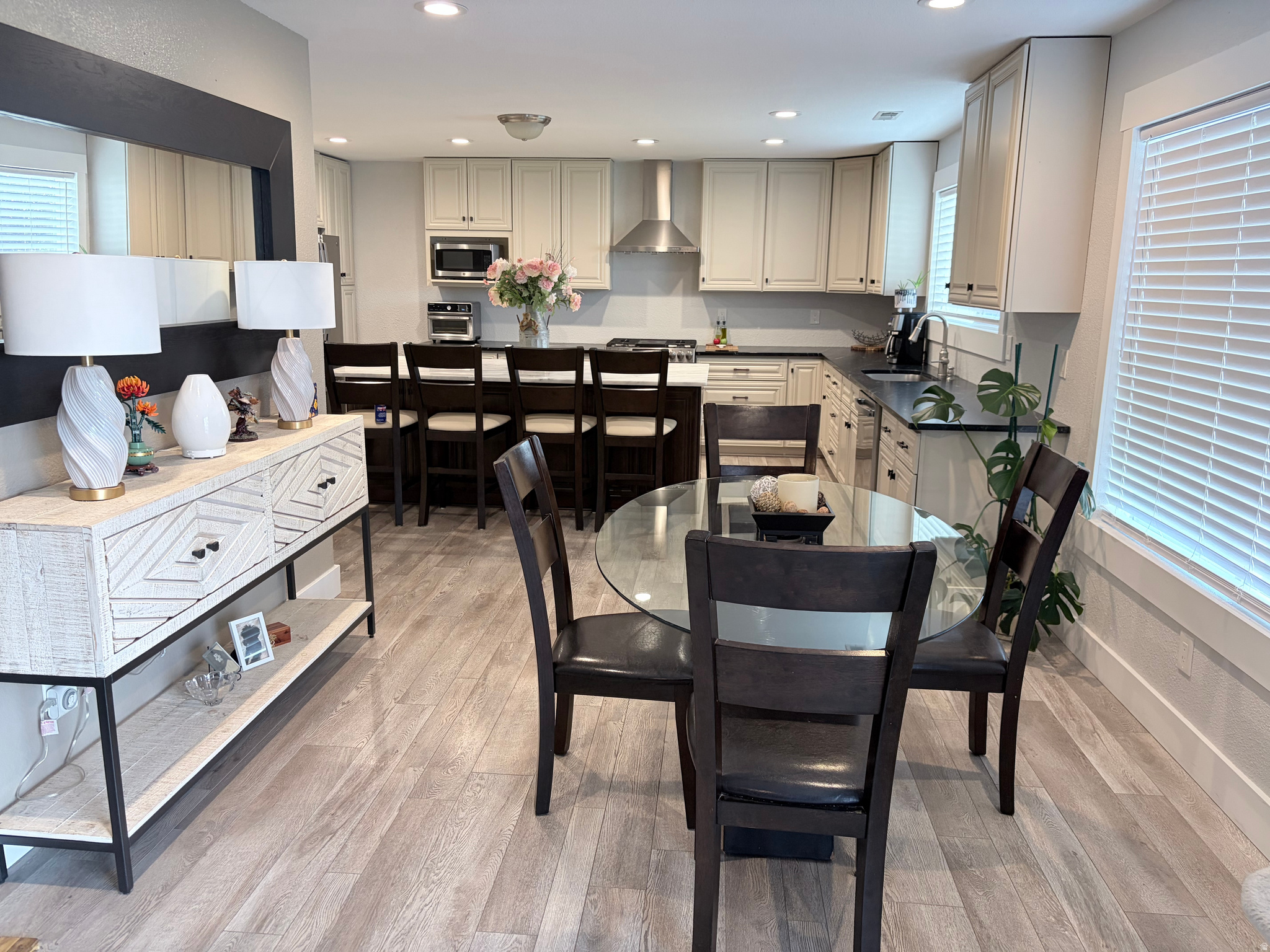 JORDAN WILLOWS - Residential
