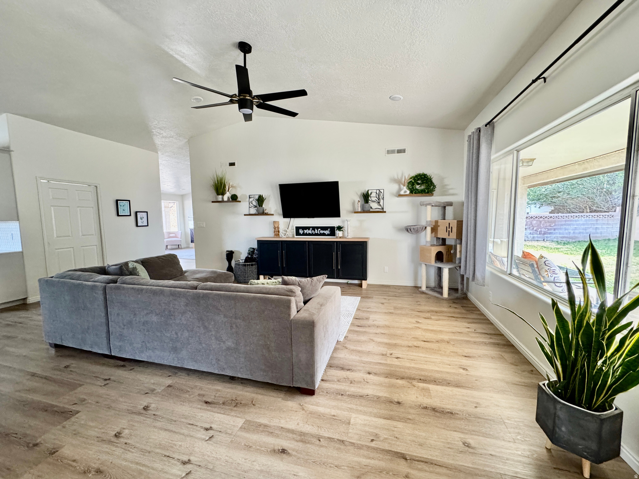 BLOOMINGTON HILLS 9 - Residential