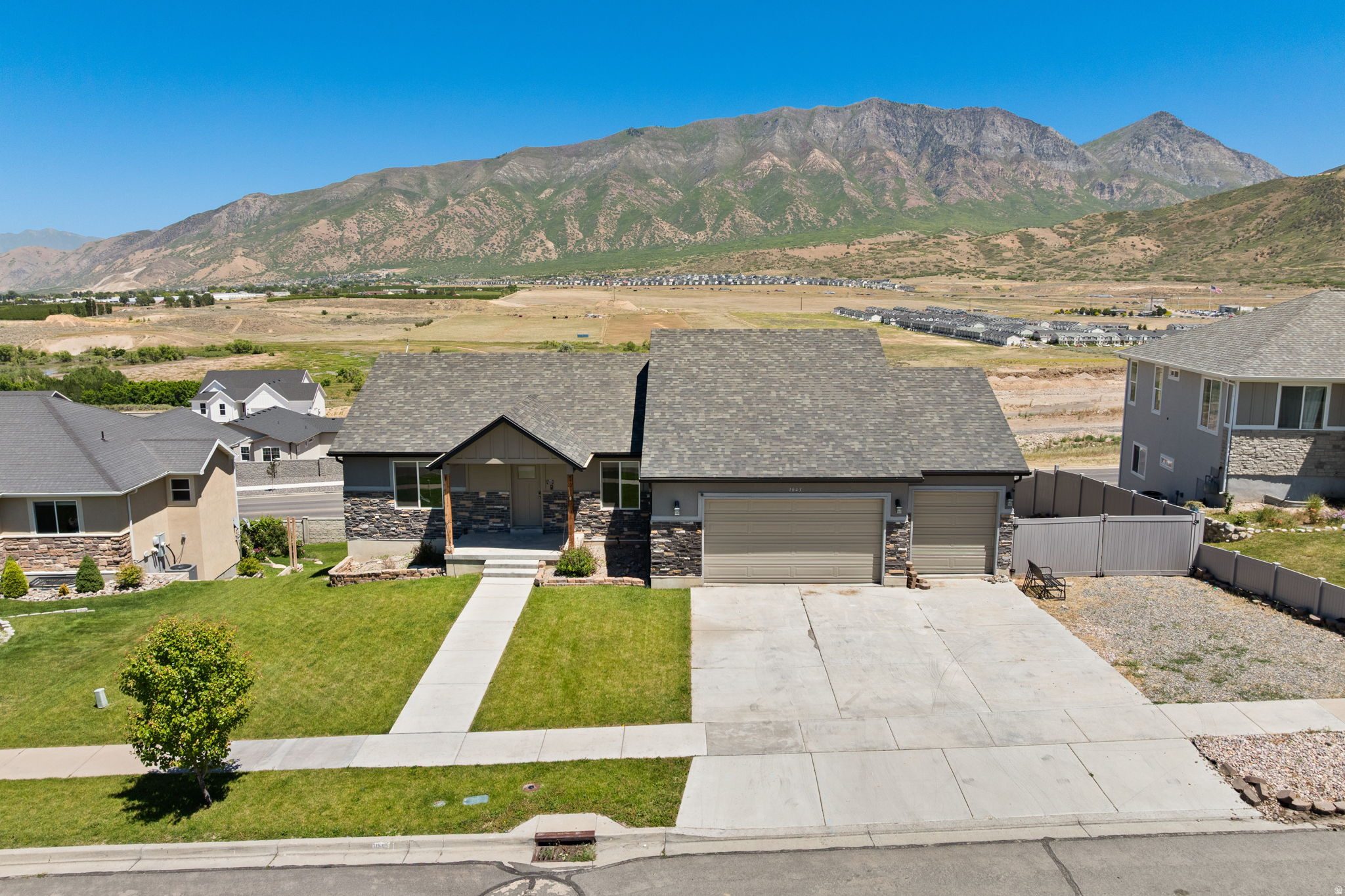 RIDGE - Residential