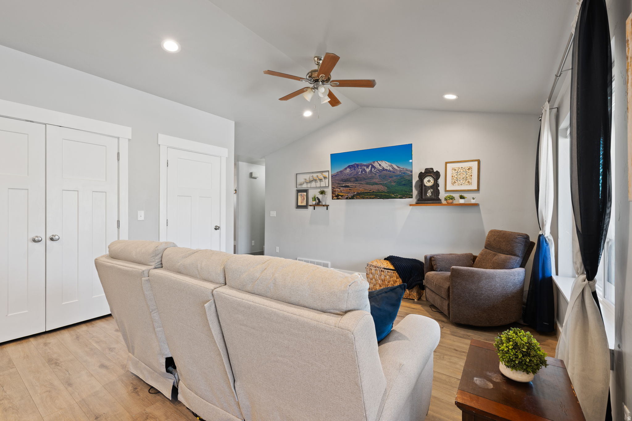 RIDGE - Residential