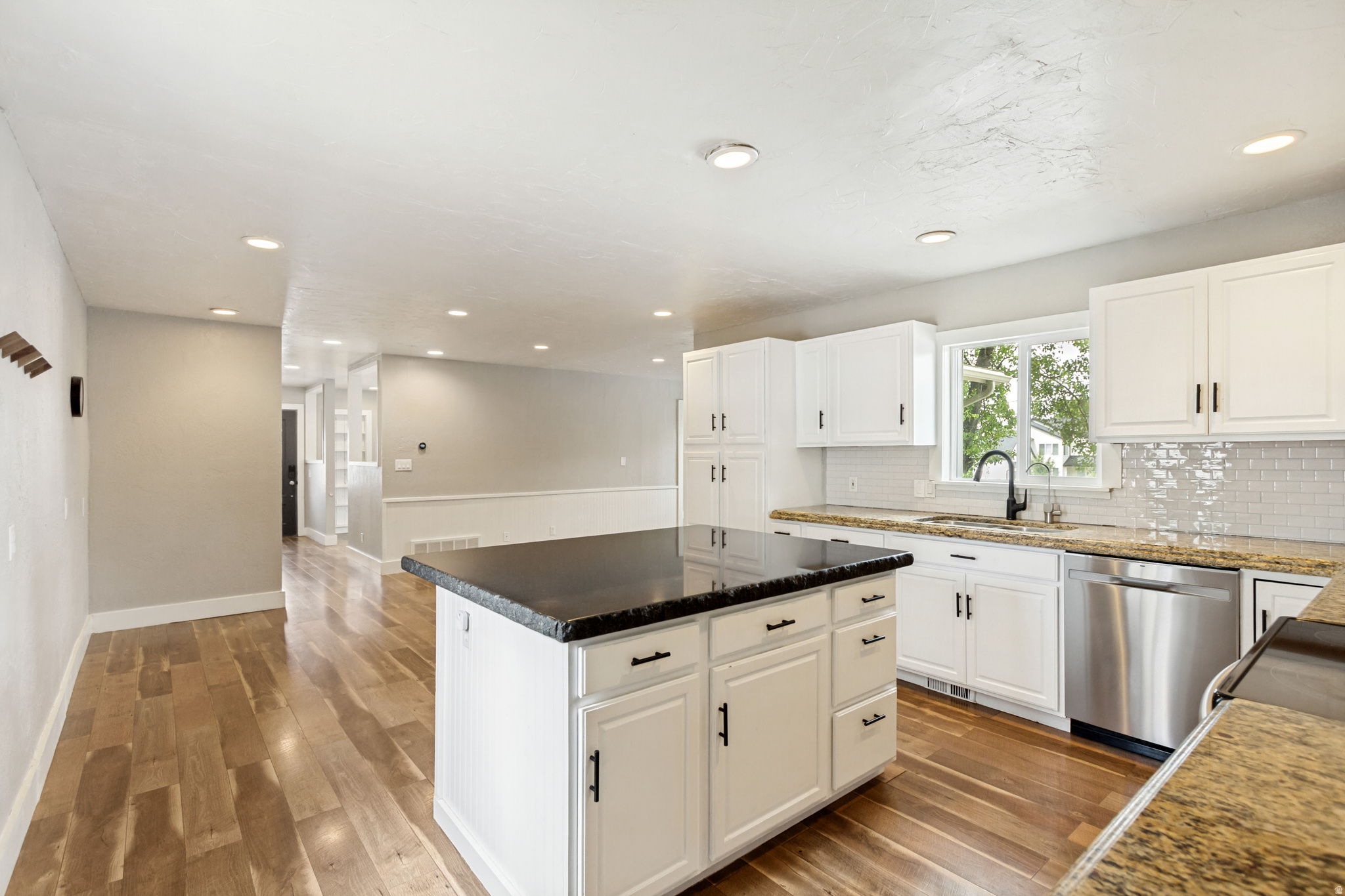 COLONIAL HEIGHTS - Residential