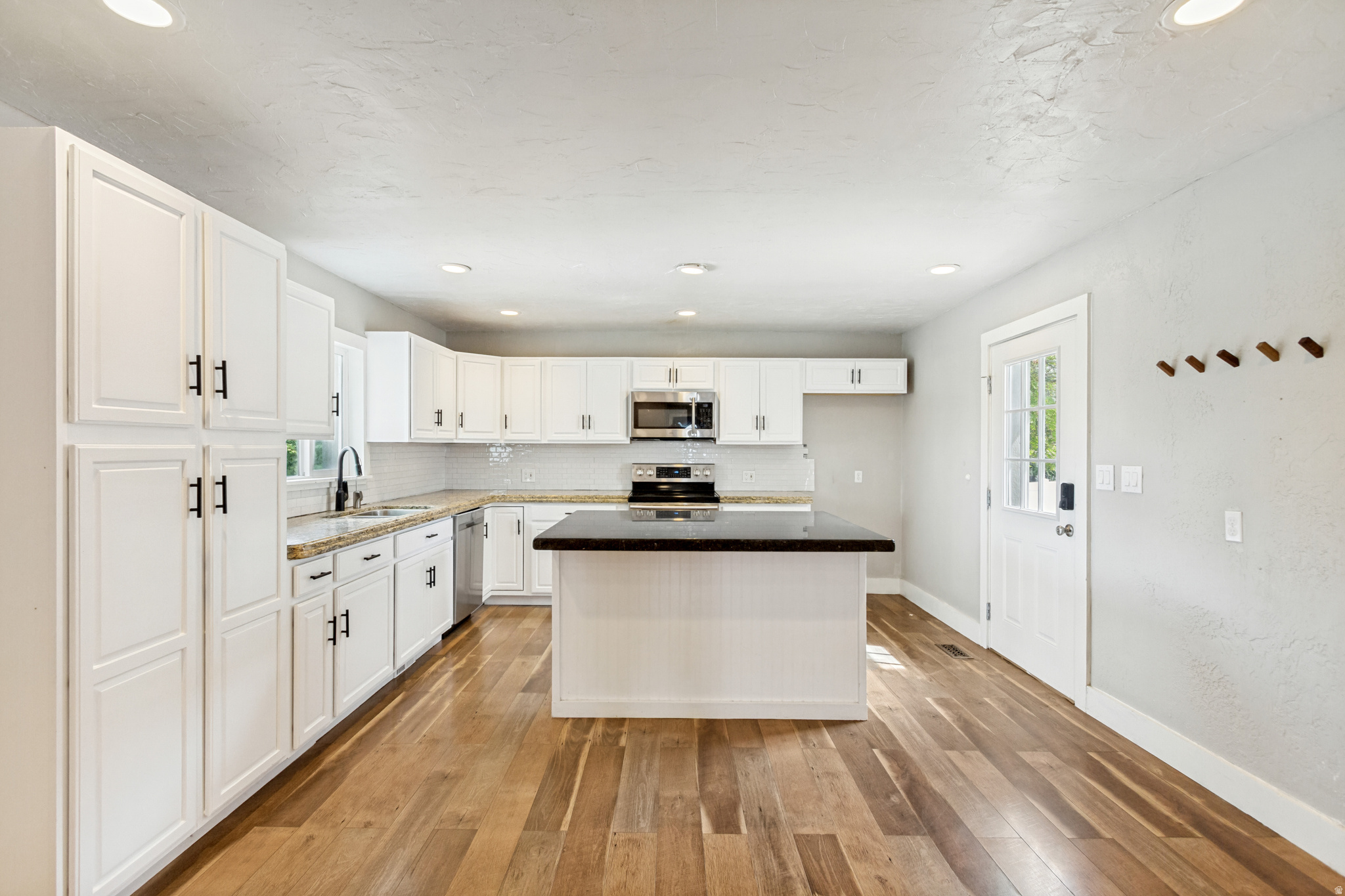 COLONIAL HEIGHTS - Residential