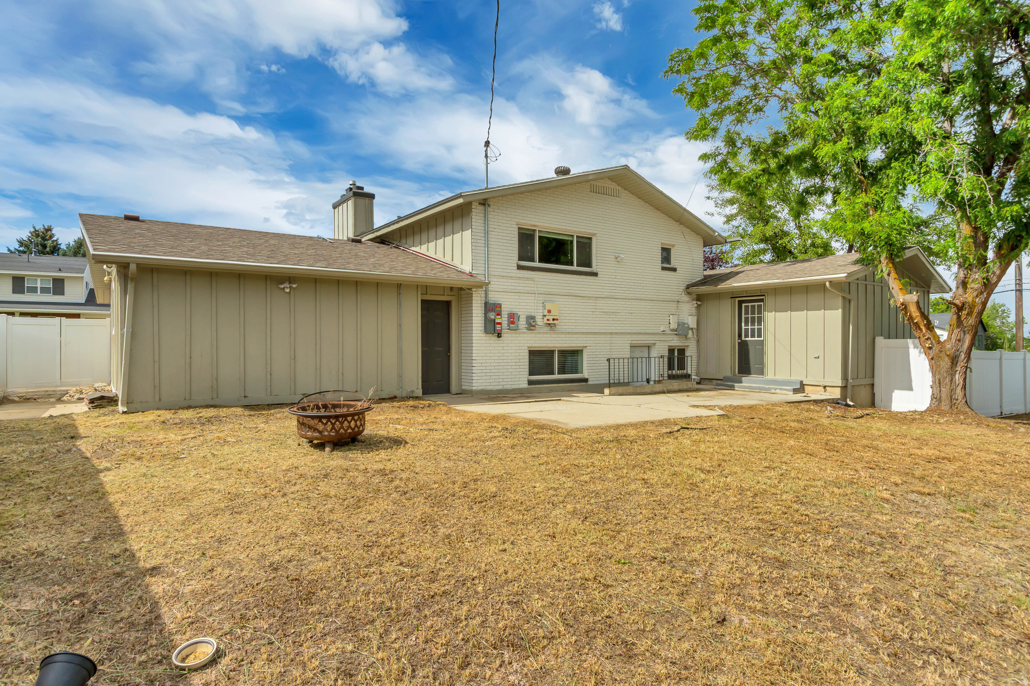 COLONIAL HEIGHTS - Residential