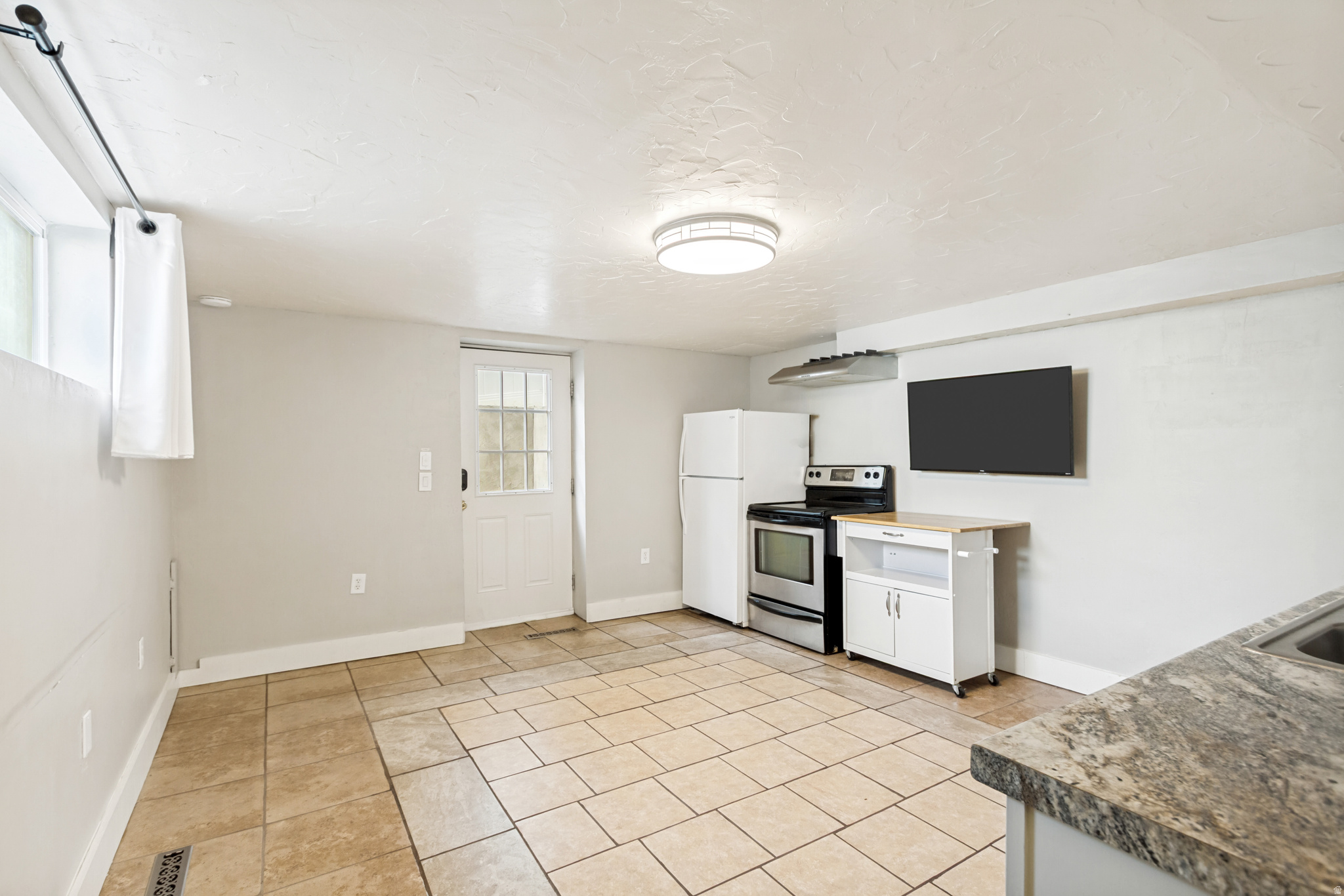 COLONIAL HEIGHTS - Residential