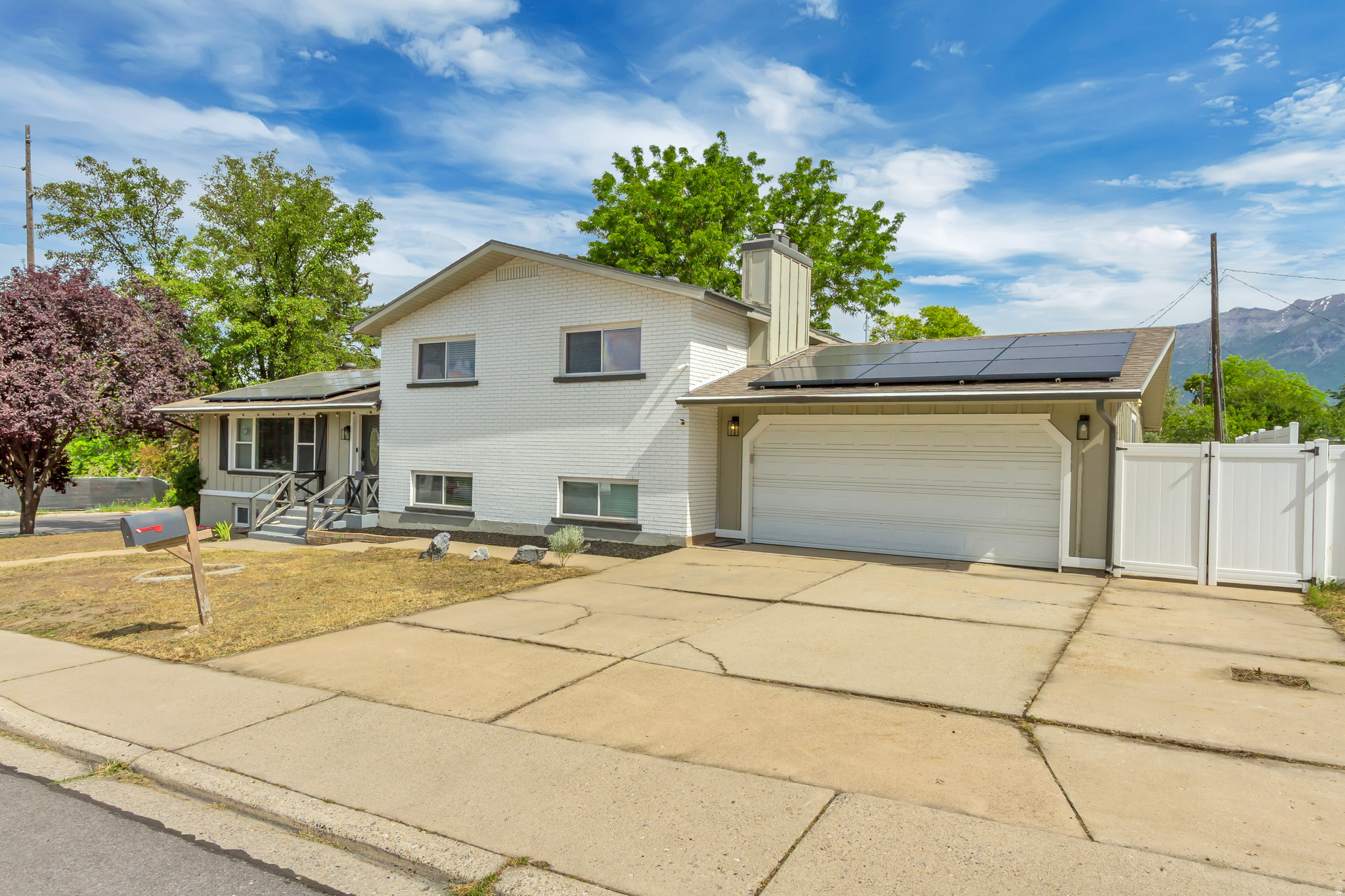 COLONIAL HEIGHTS - Residential