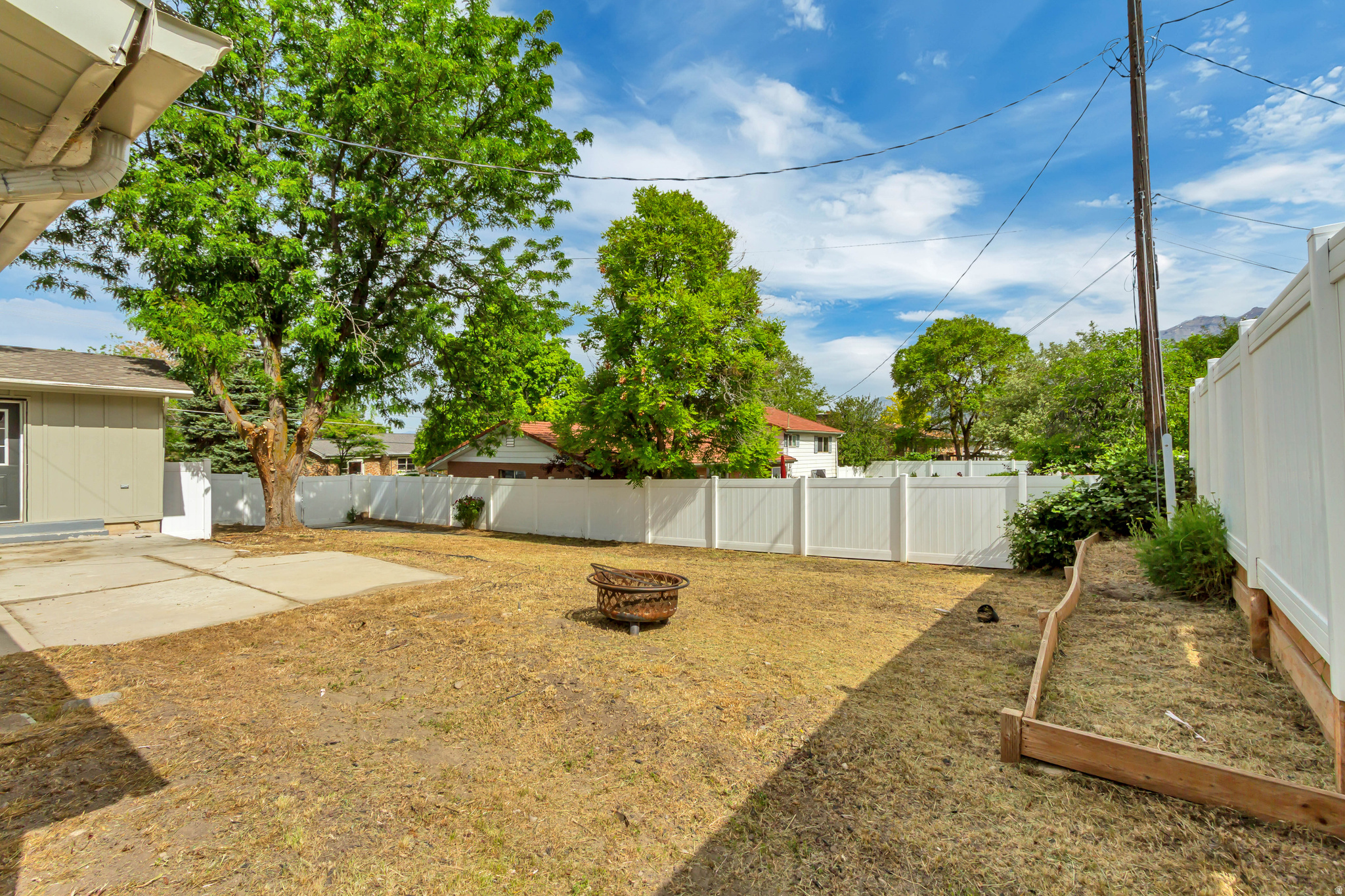 COLONIAL HEIGHTS - Residential