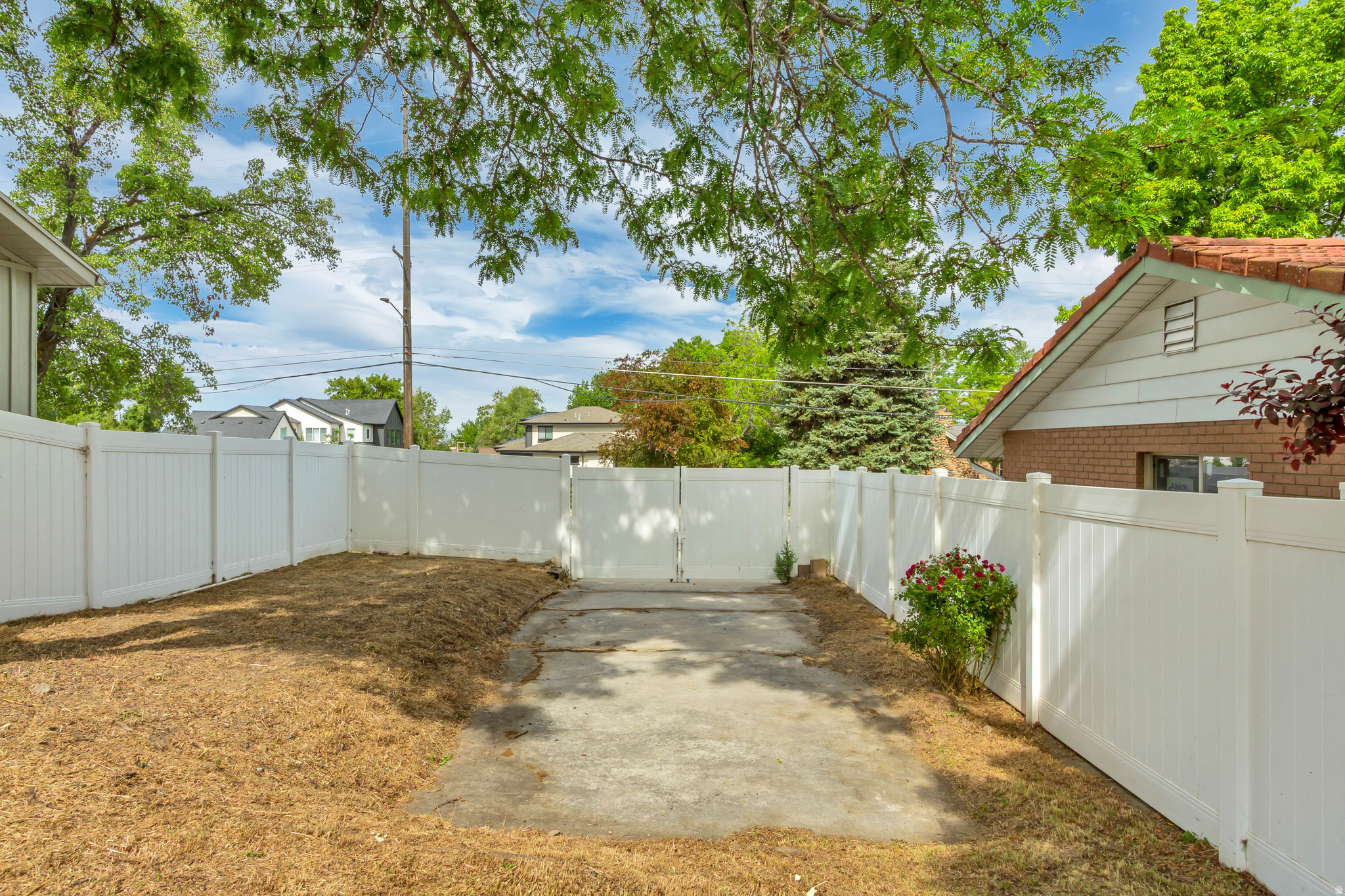 COLONIAL HEIGHTS - Residential
