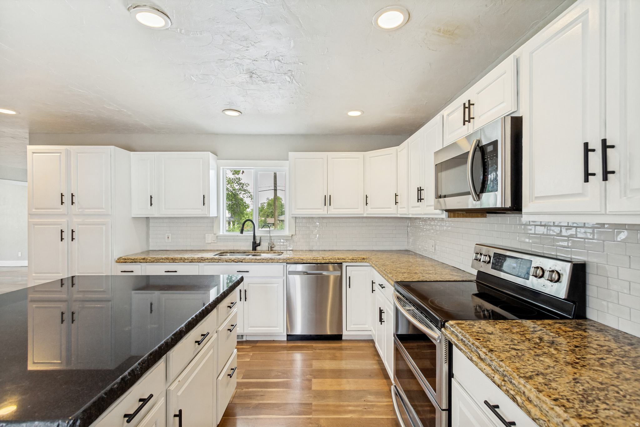 COLONIAL HEIGHTS - Residential