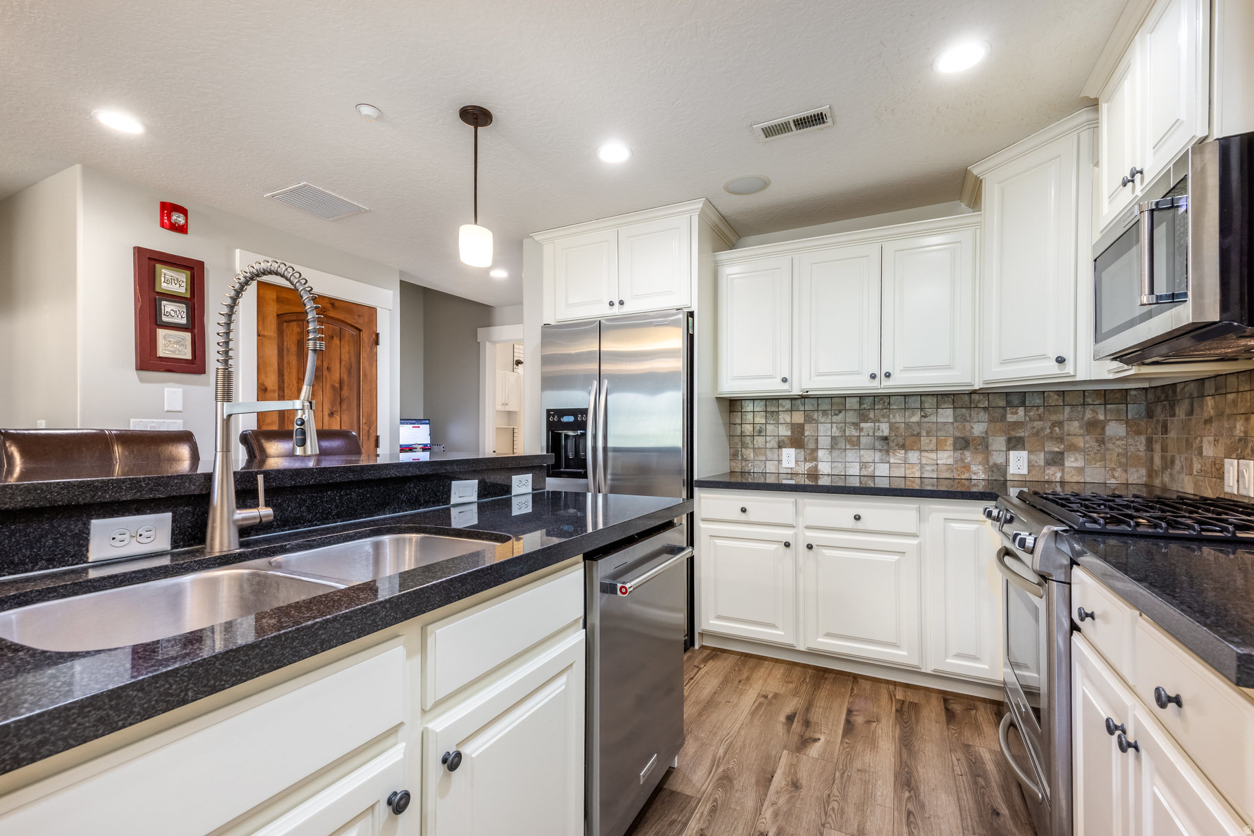 PARKS EDGE - Residential