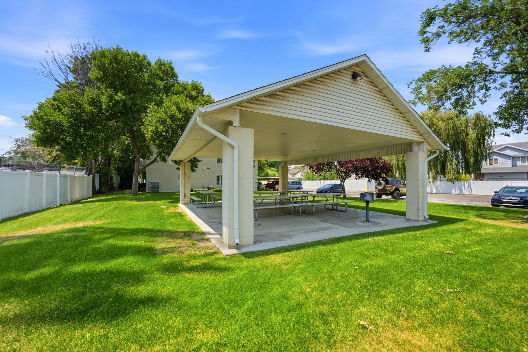 GRANITE POINTE PHASE 3 CONDO - Residential