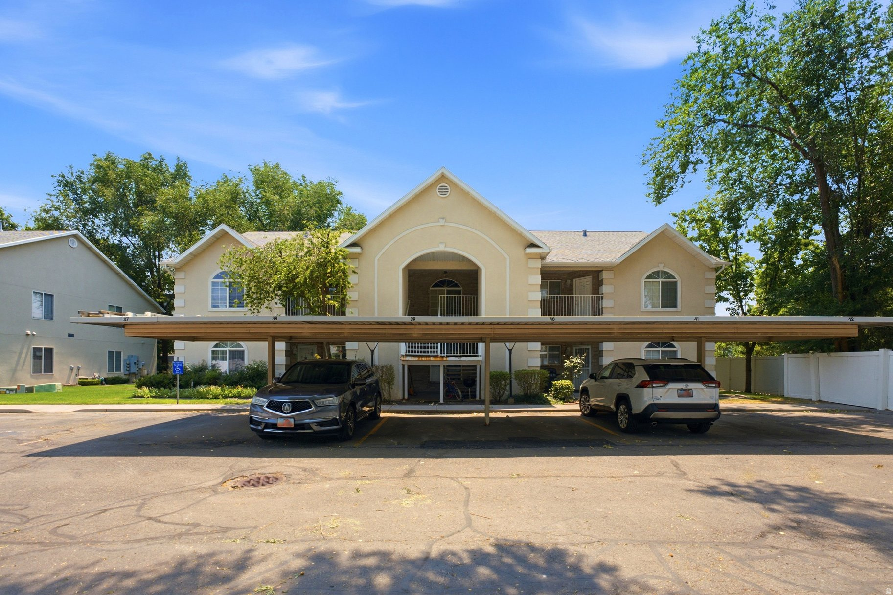 GRANITE POINTE PHASE 3 CONDO - Residential