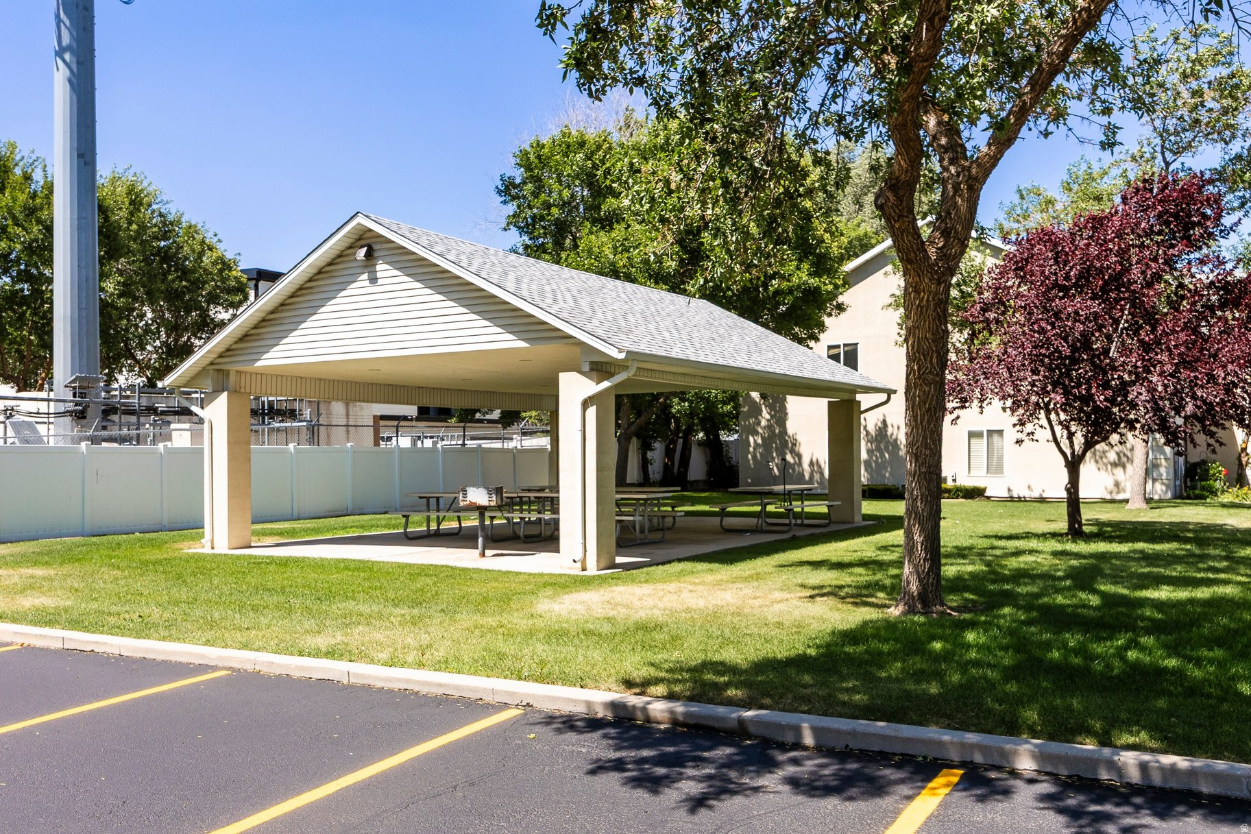 GRANITE POINTE PHASE 3 CONDO - Residential