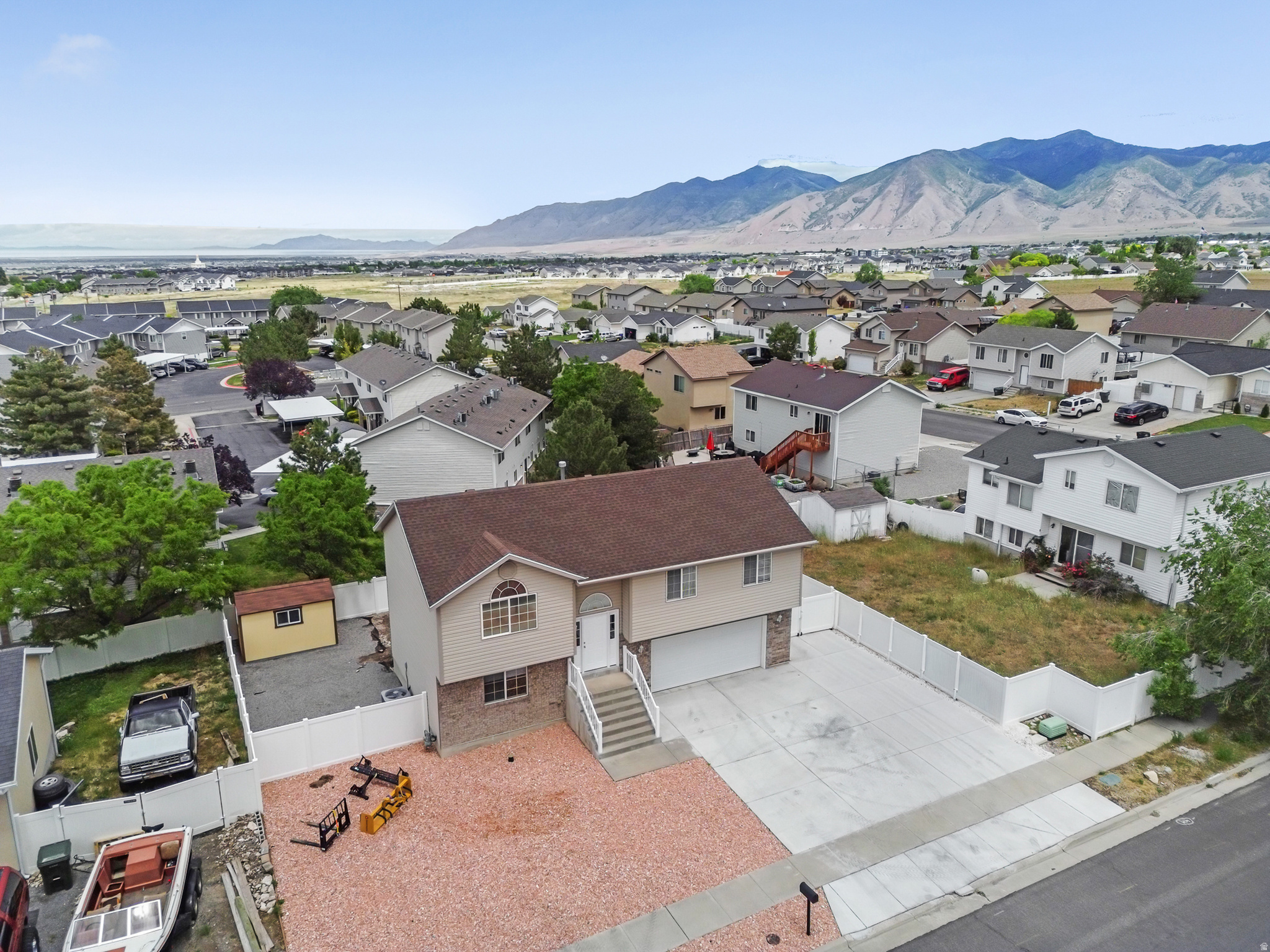 WEST POINT MEADOWS - Residential