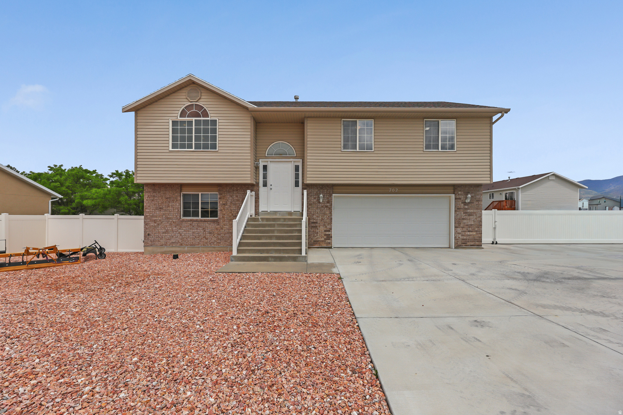 WEST POINT MEADOWS - Residential