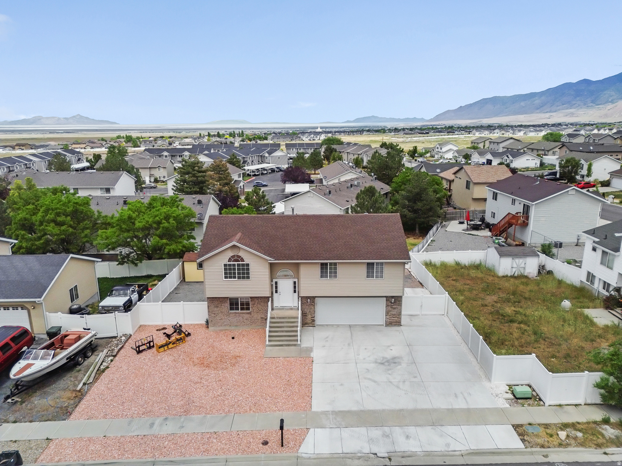 WEST POINT MEADOWS - Residential