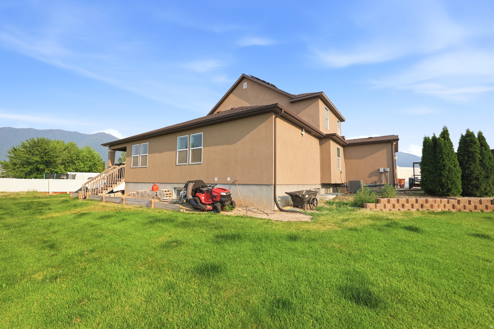 MAPLE MOUNTAIN - Residential