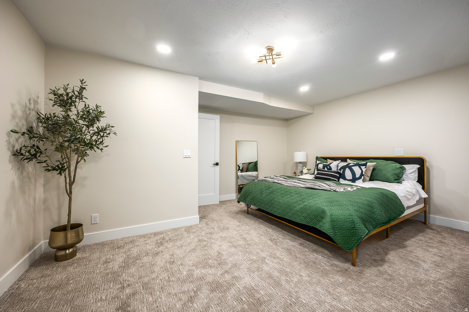 WILLOW CREEK HEIGHTS - Residential