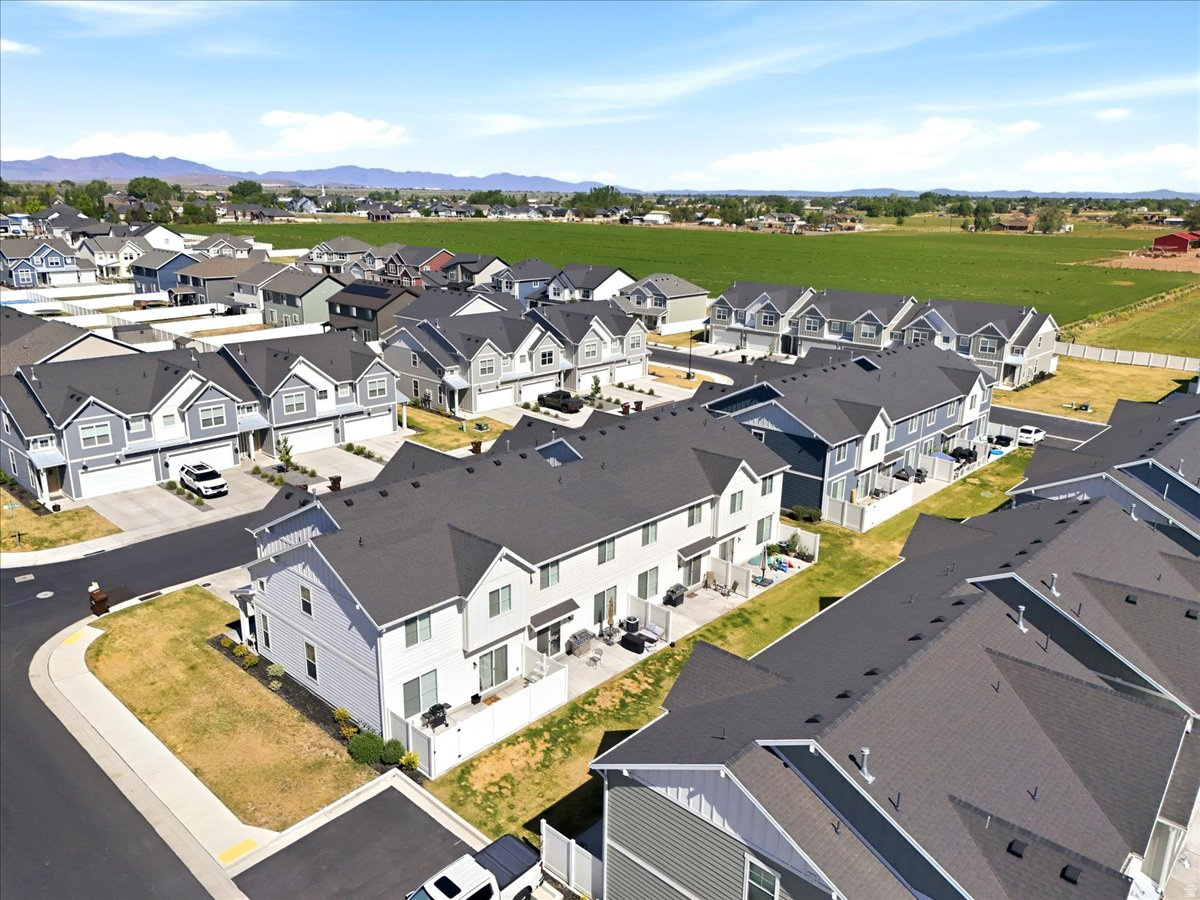 THE COURTYARD AT GREEN FARM - Residential