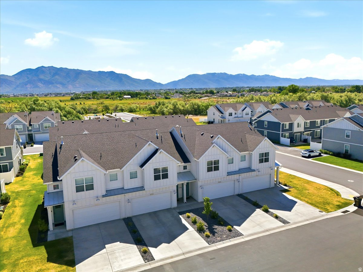 THE COURTYARD AT GREEN FARM - Residential