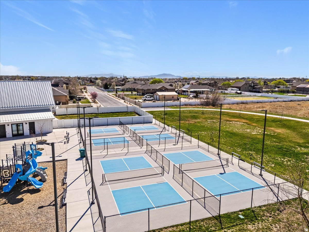 THE COURTYARD AT GREEN FARM - Residential