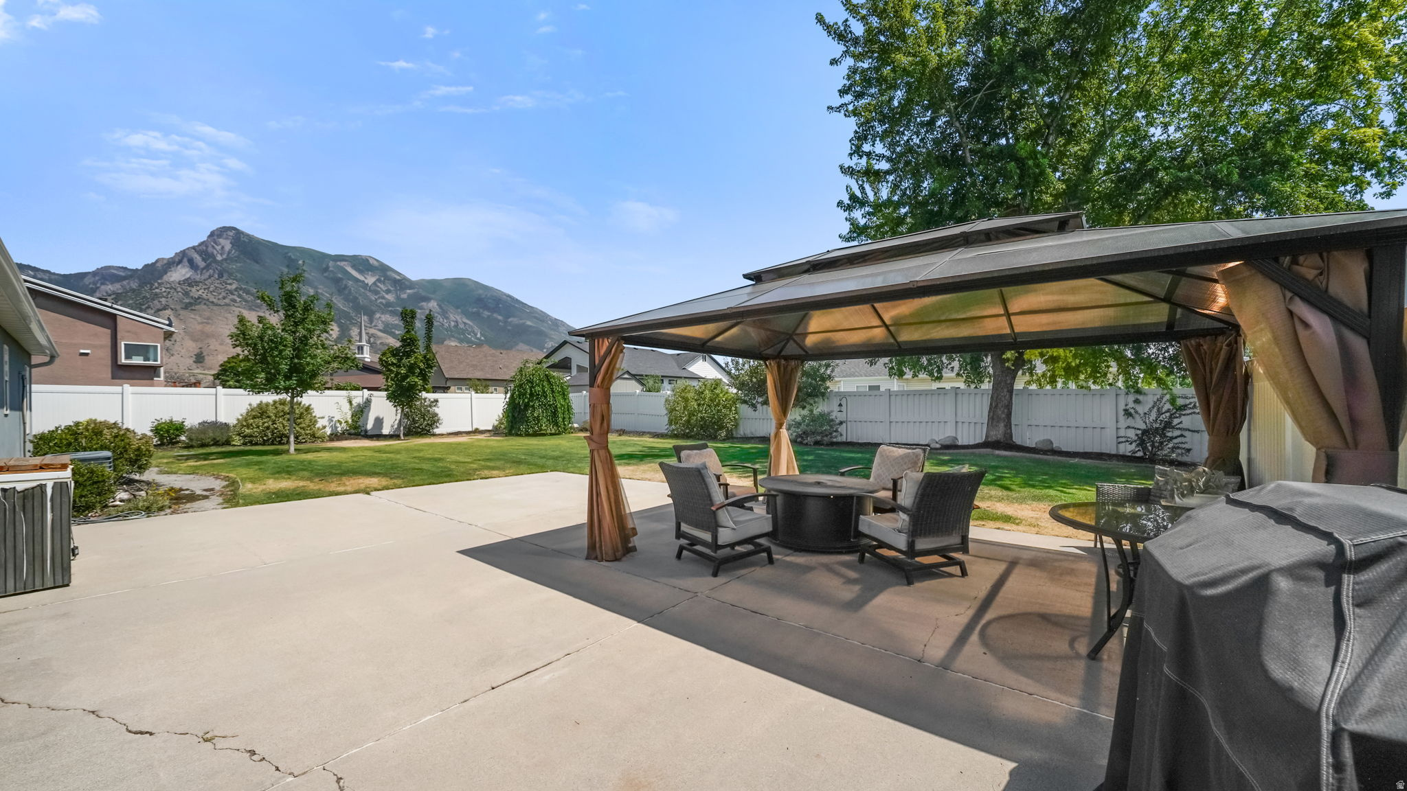 ALPINE COUNTRY CLUB - Residential