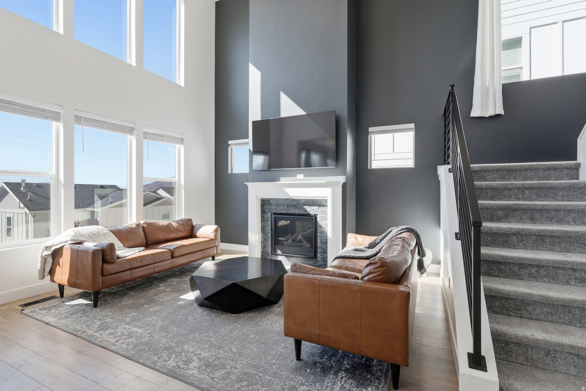 SCENIC MOUNTAIN - Residential