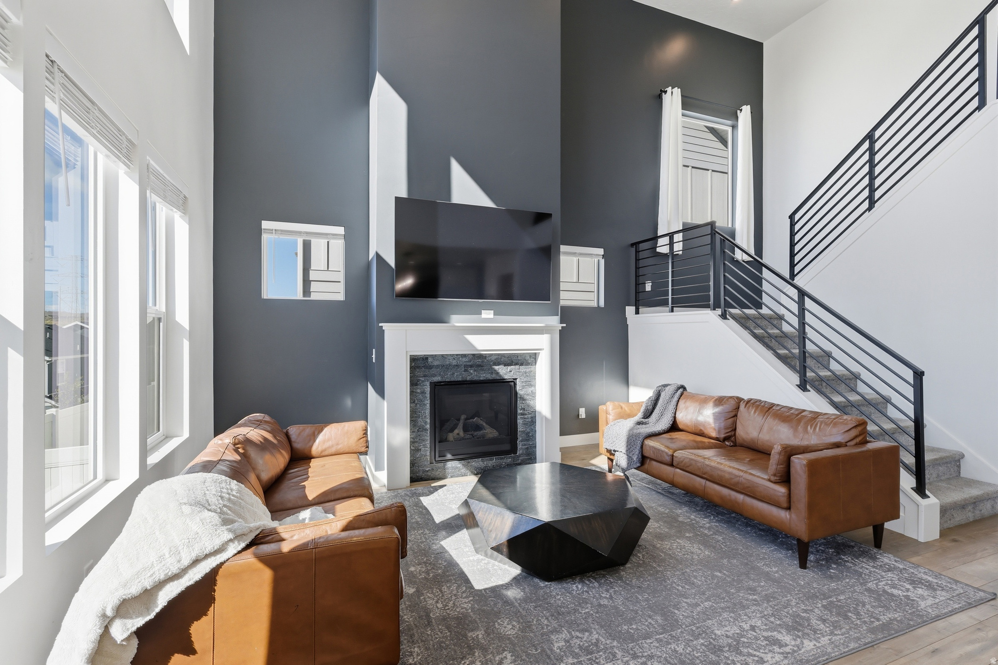 SCENIC MOUNTAIN - Residential