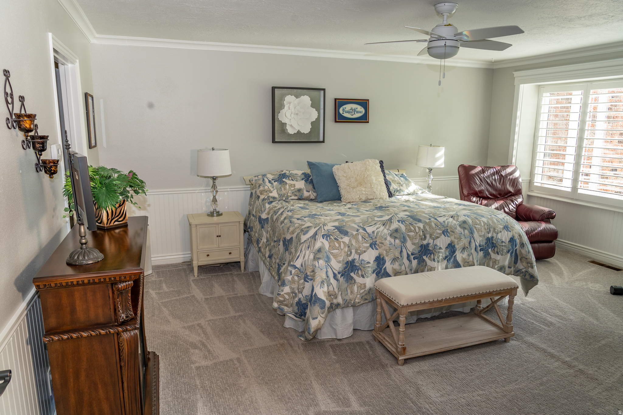 OAKRIDGE VILLAGE CONDOS - Residential