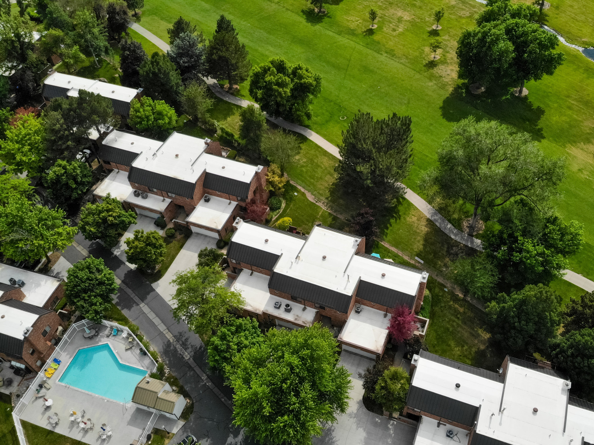 OAKRIDGE VILLAGE CONDOS - Residential