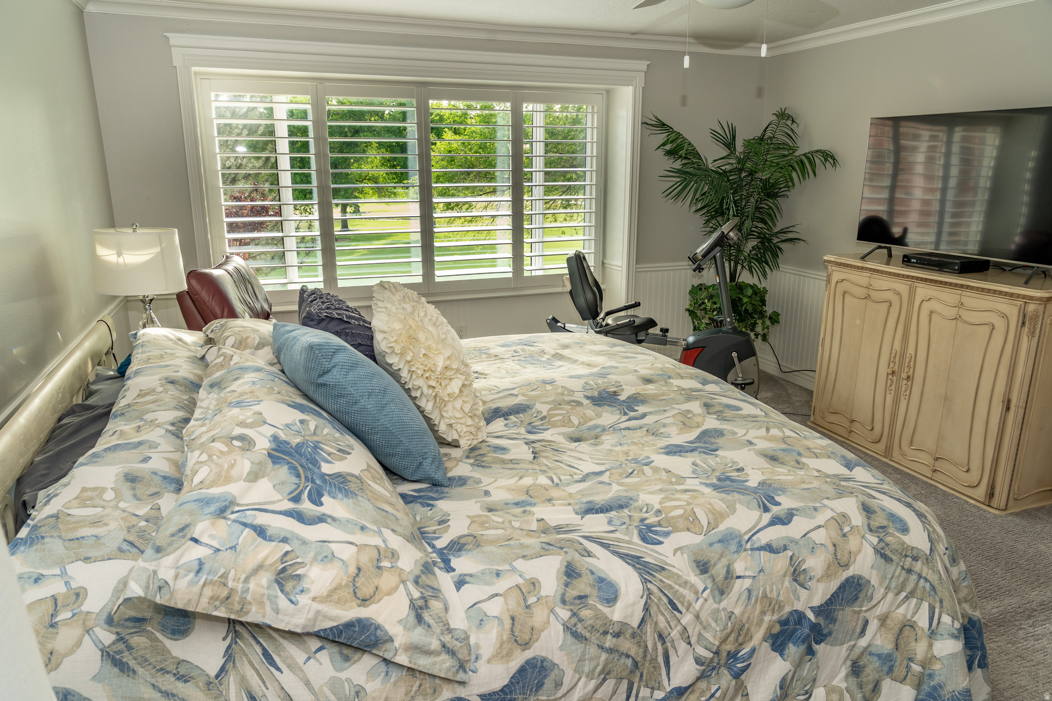 OAKRIDGE VILLAGE CONDOS - Residential