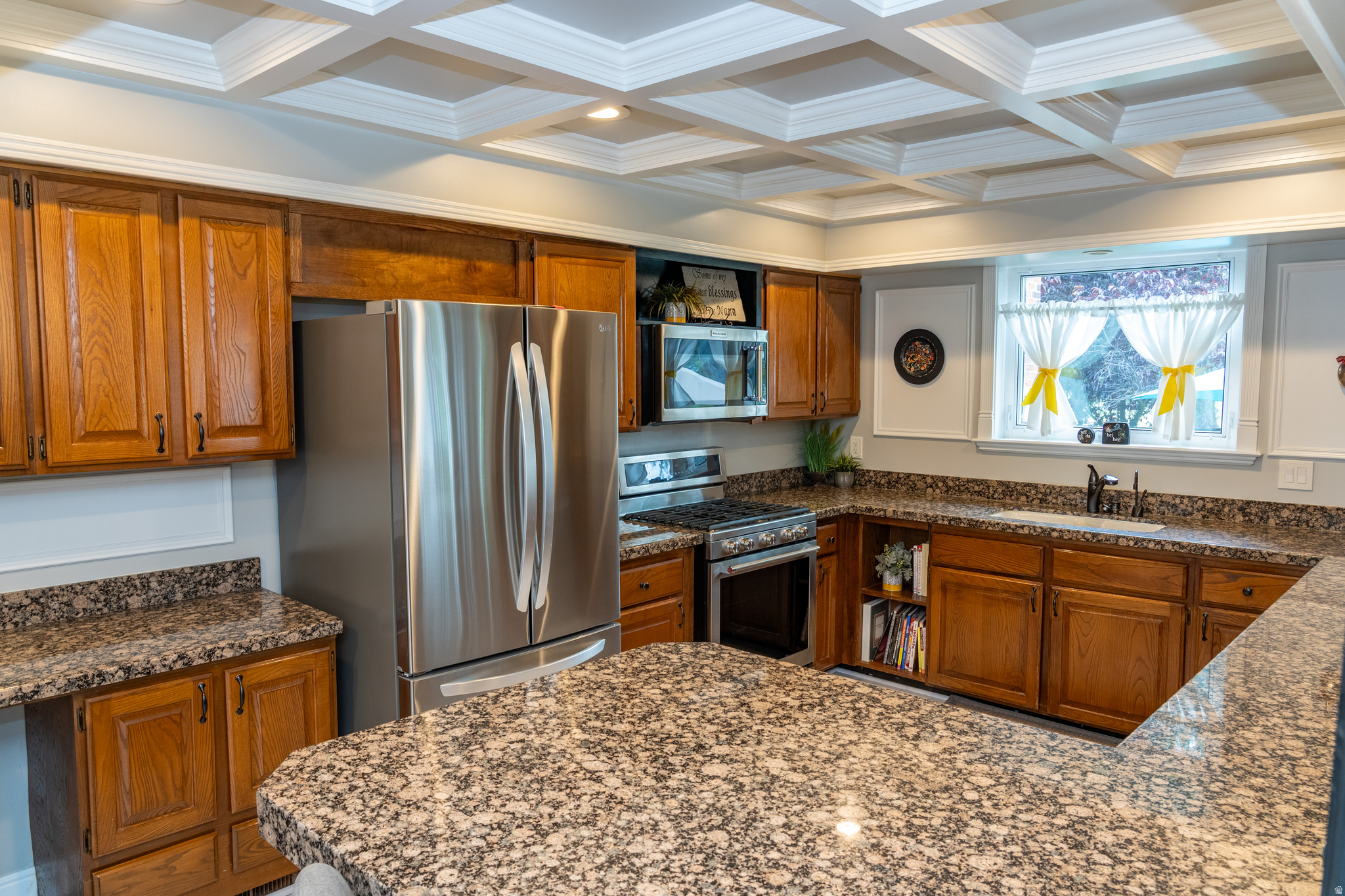 OAKRIDGE VILLAGE CONDOS - Residential