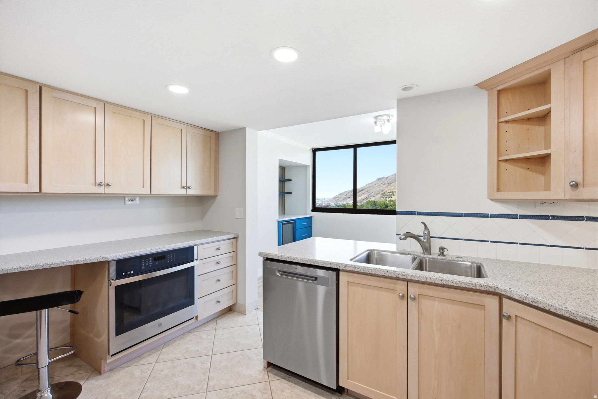 ZION SUMMIT CONDM - Residential