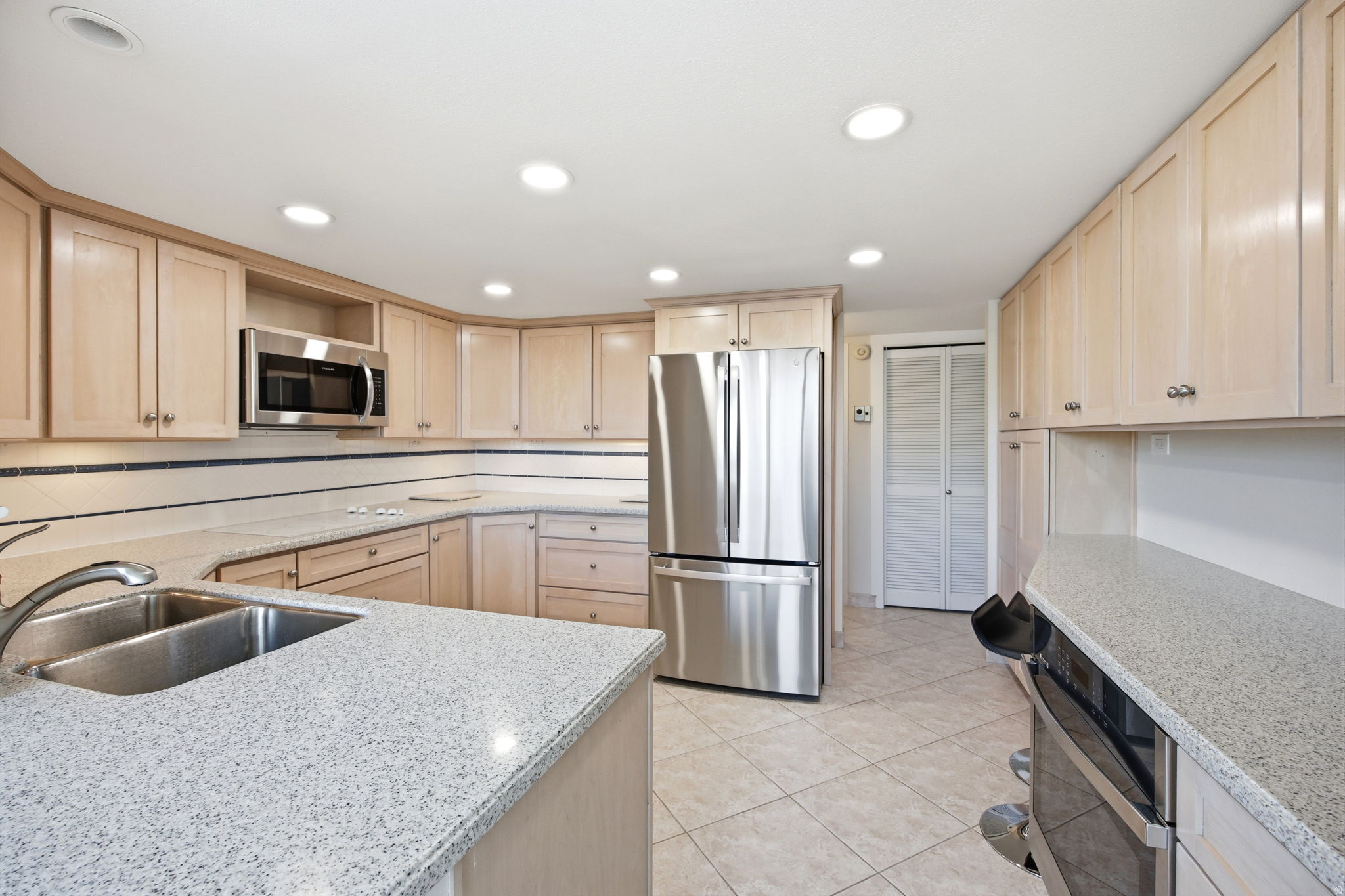 ZION SUMMIT CONDM - Residential