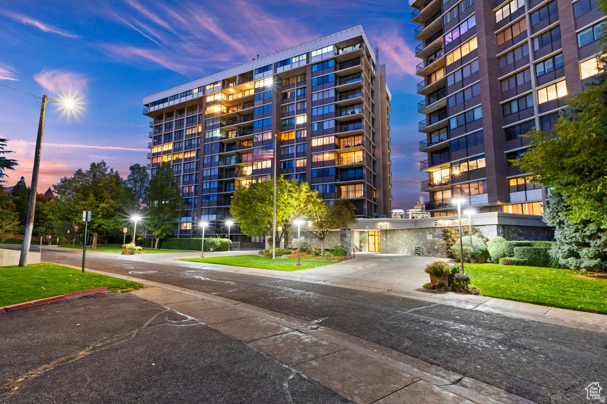 ZION SUMMIT CONDM - Residential