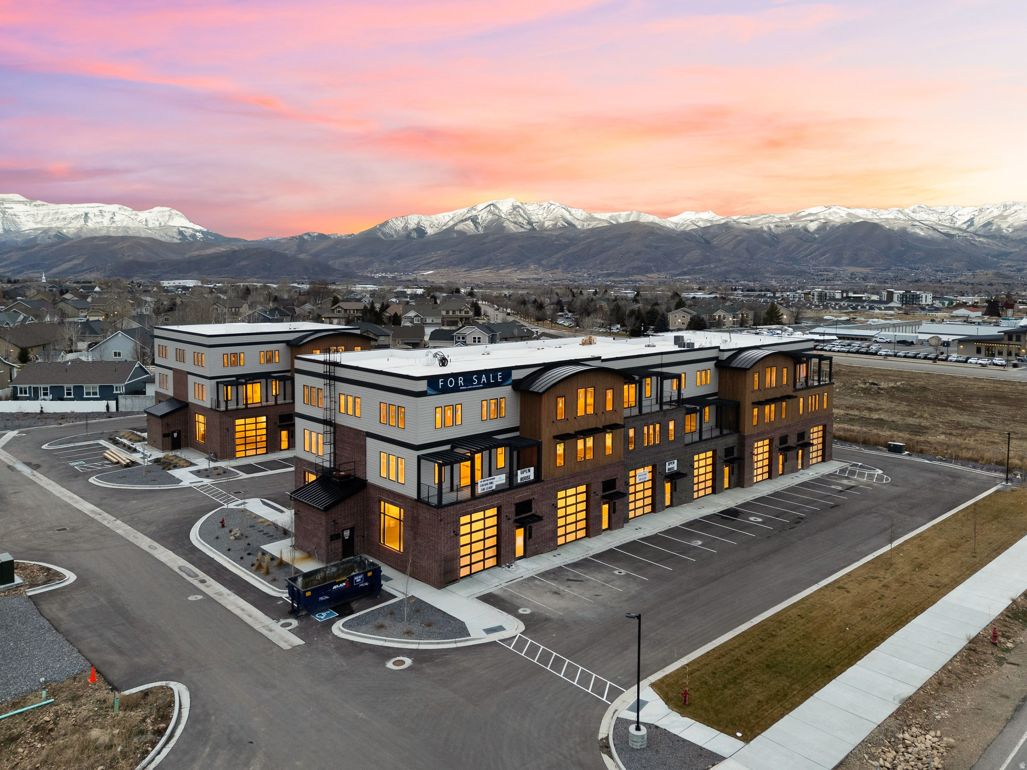MOUNTAIN VIEW COMMONS - Residential