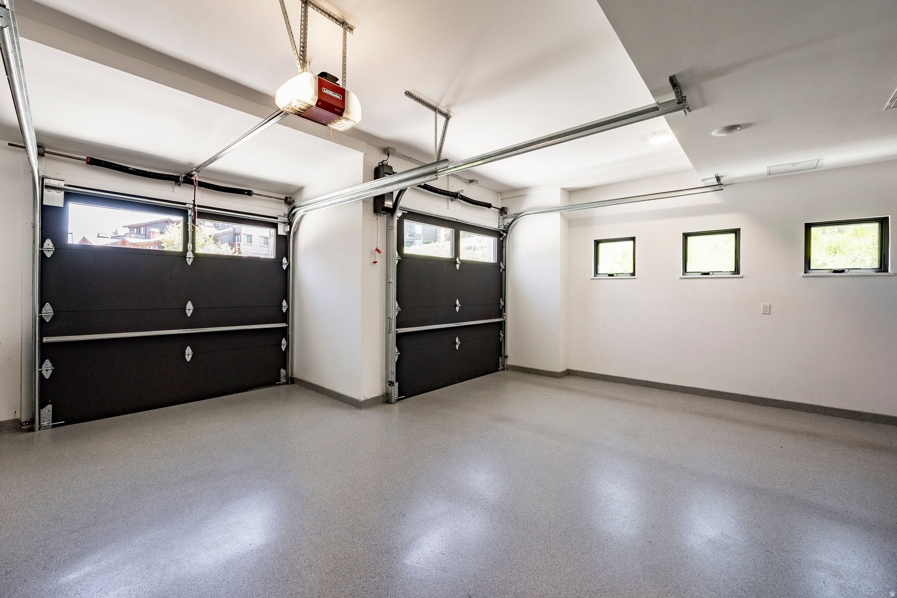 LILAC HILL - Residential