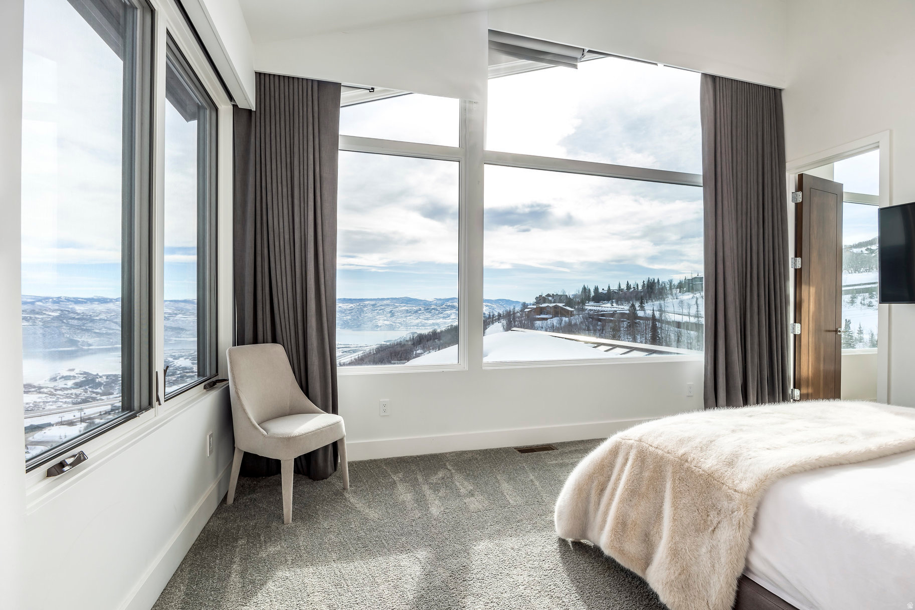 DEER CREST ESTATES - Residential