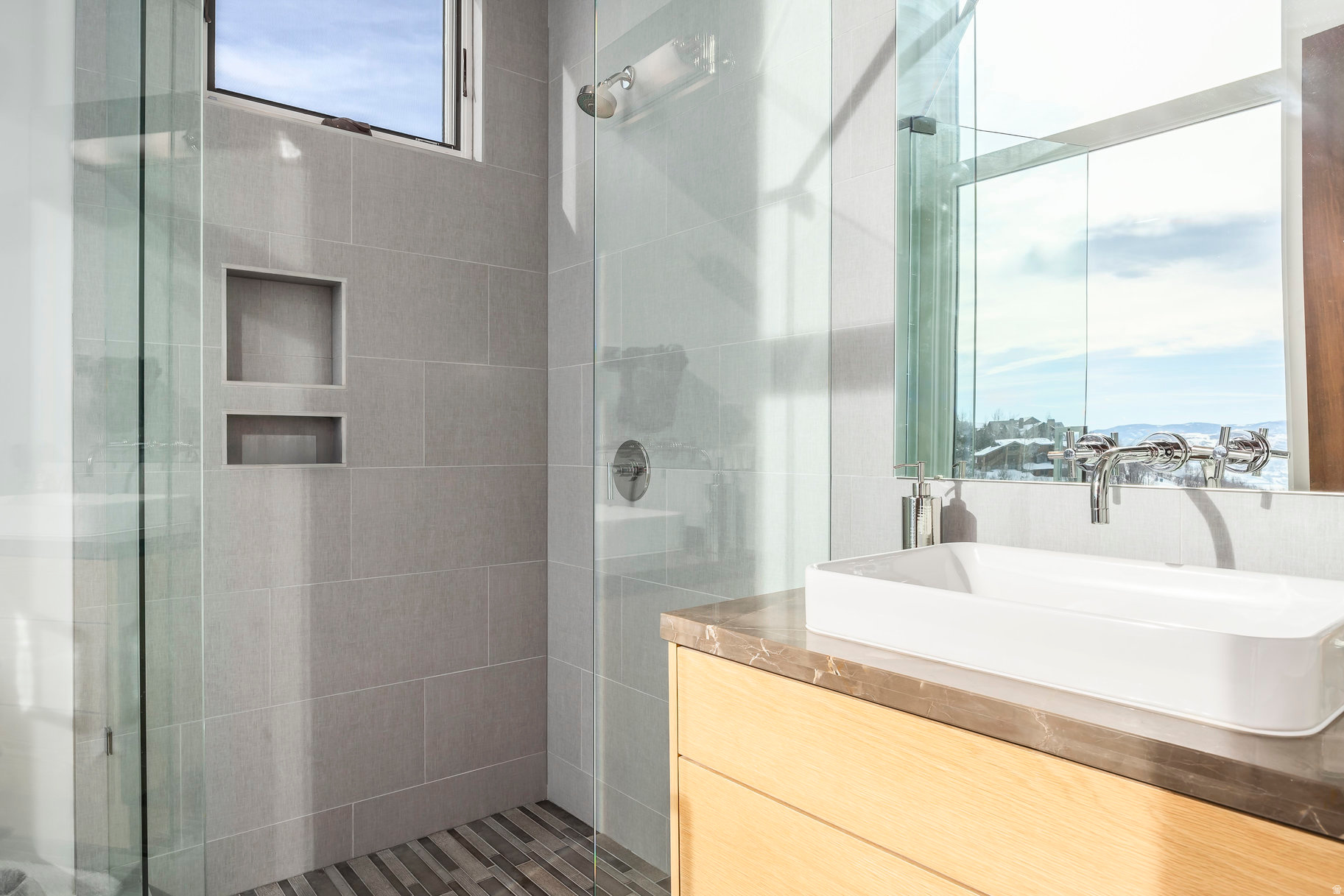 DEER CREST ESTATES - Residential