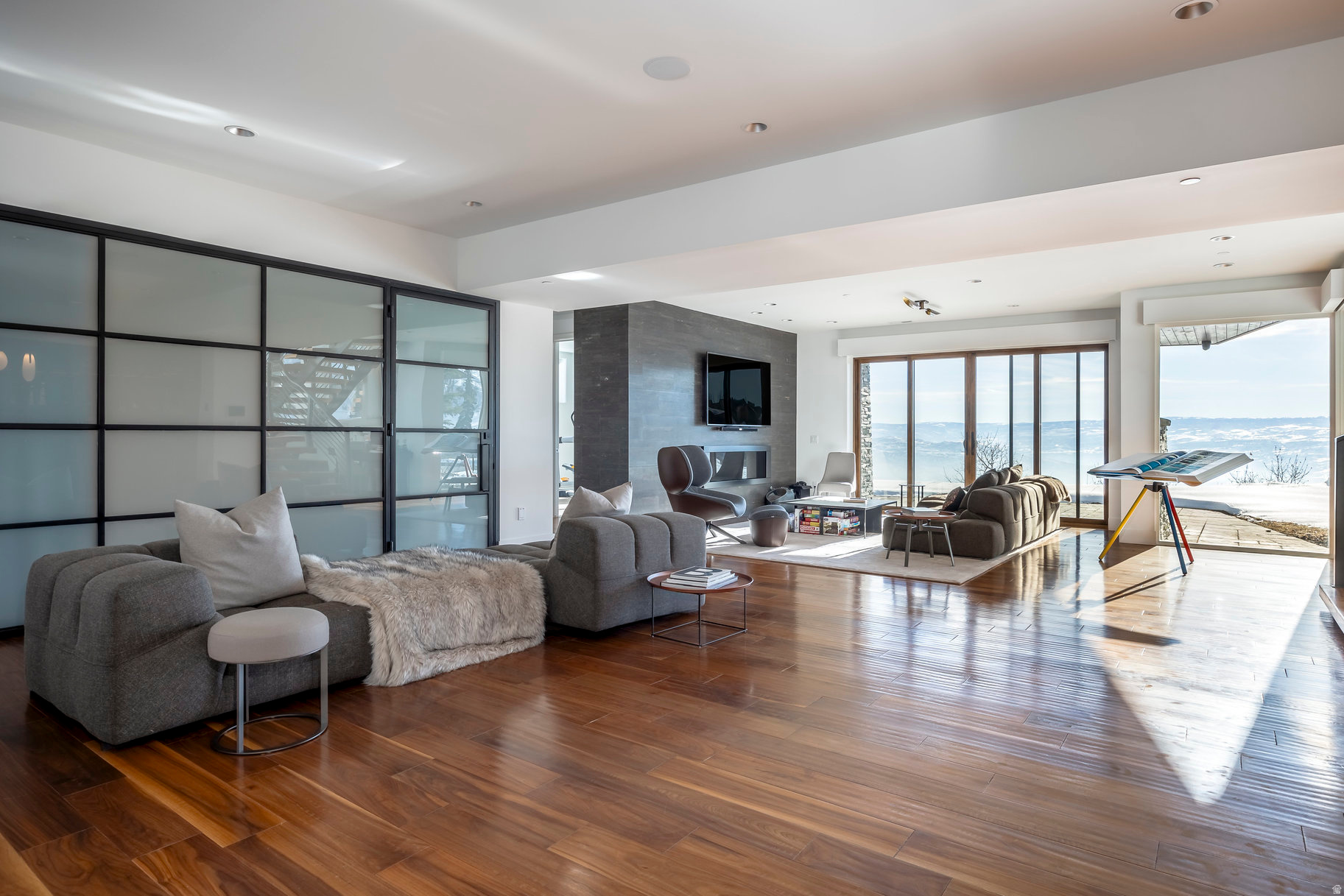 DEER CREST ESTATES - Residential